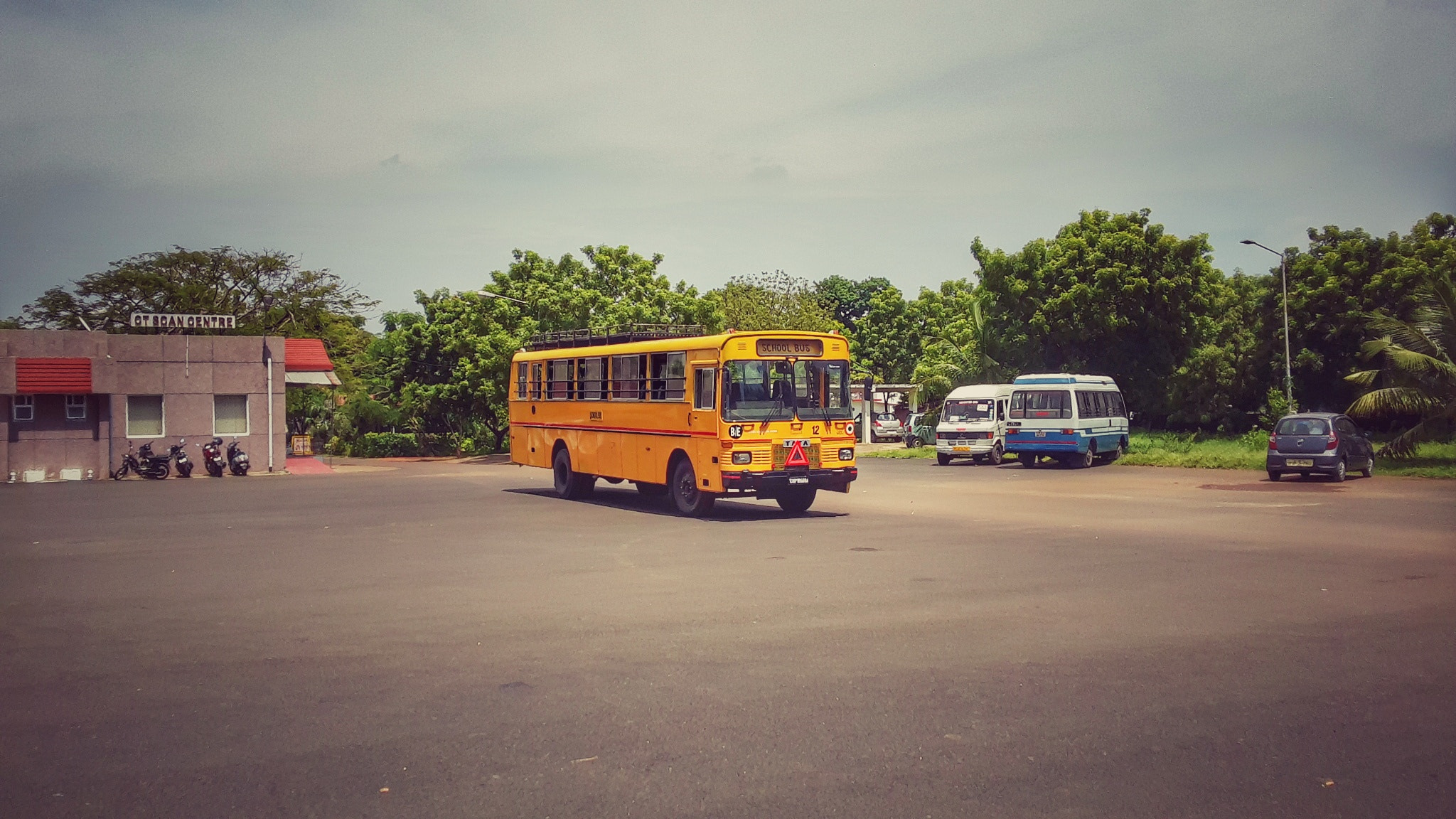 Samsung Galaxy On5 sample photo. School bus. photography