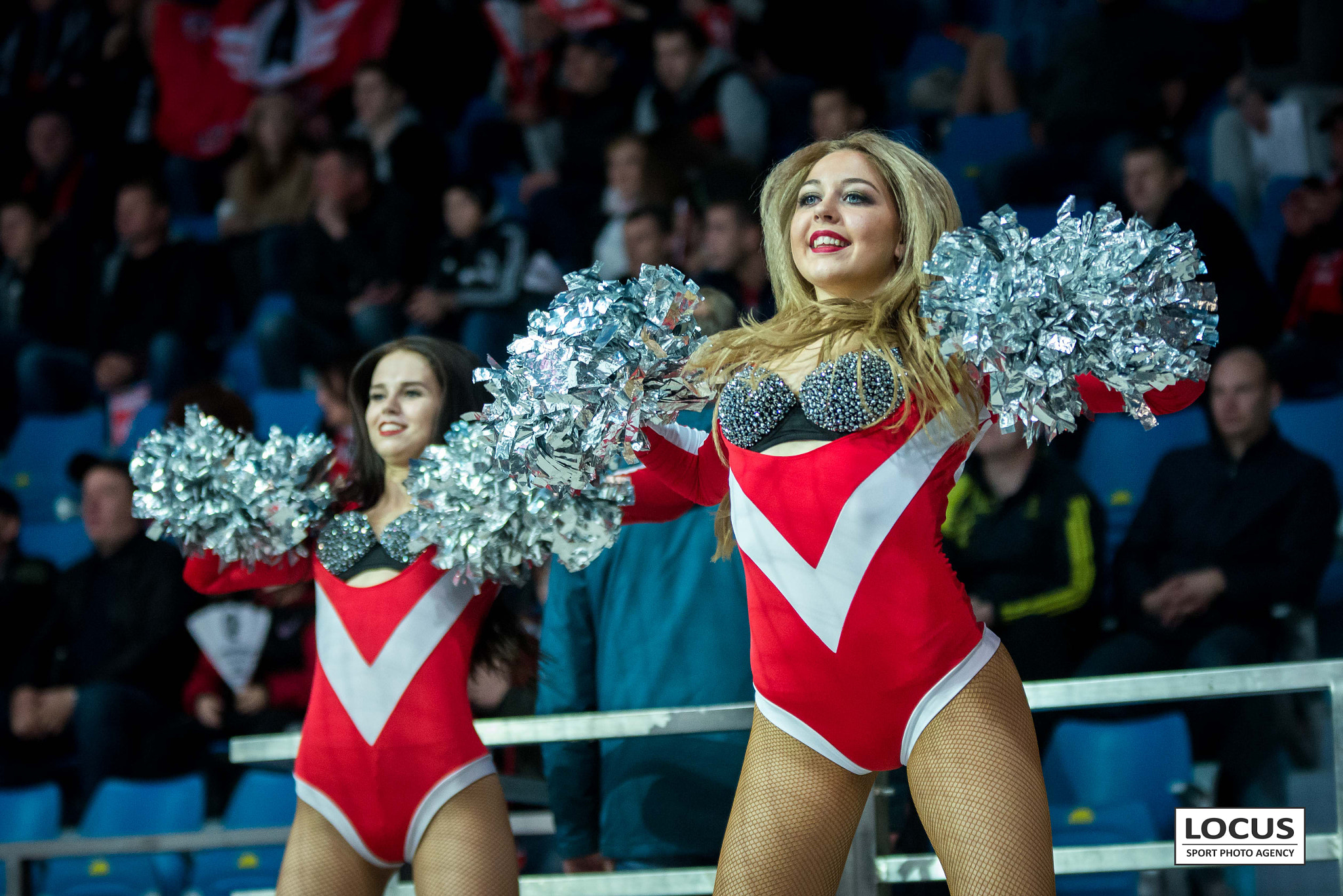 Sigma 70-200mm F2.8 EX DG OS HSM sample photo. Cheerleading of hc avtomobilist (khl) photography