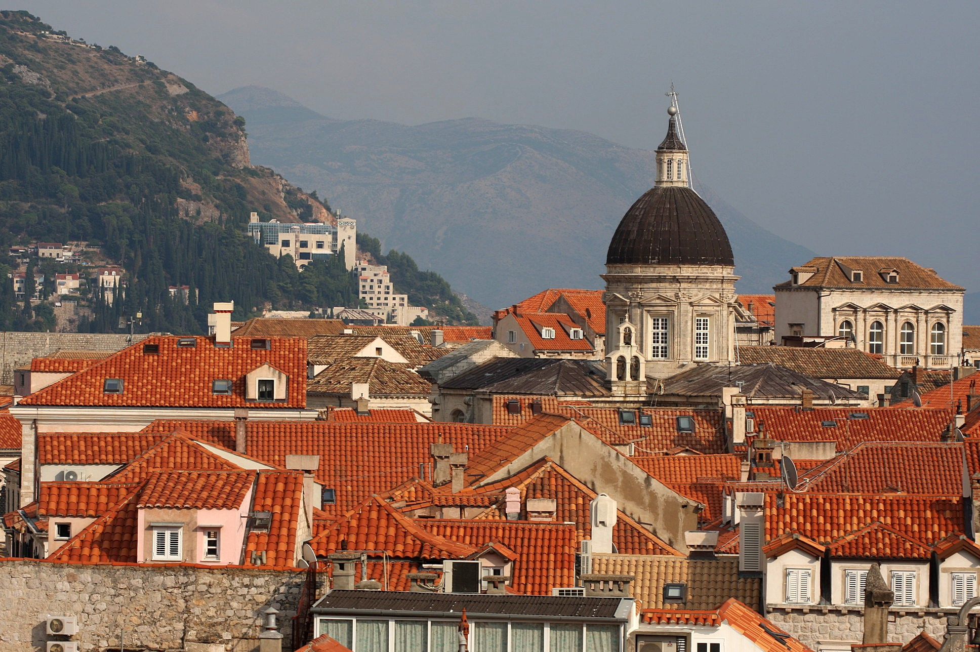 Canon EOS 40D + Canon EF 70-200mm F4L USM sample photo. Roofs of dubrovnik photography