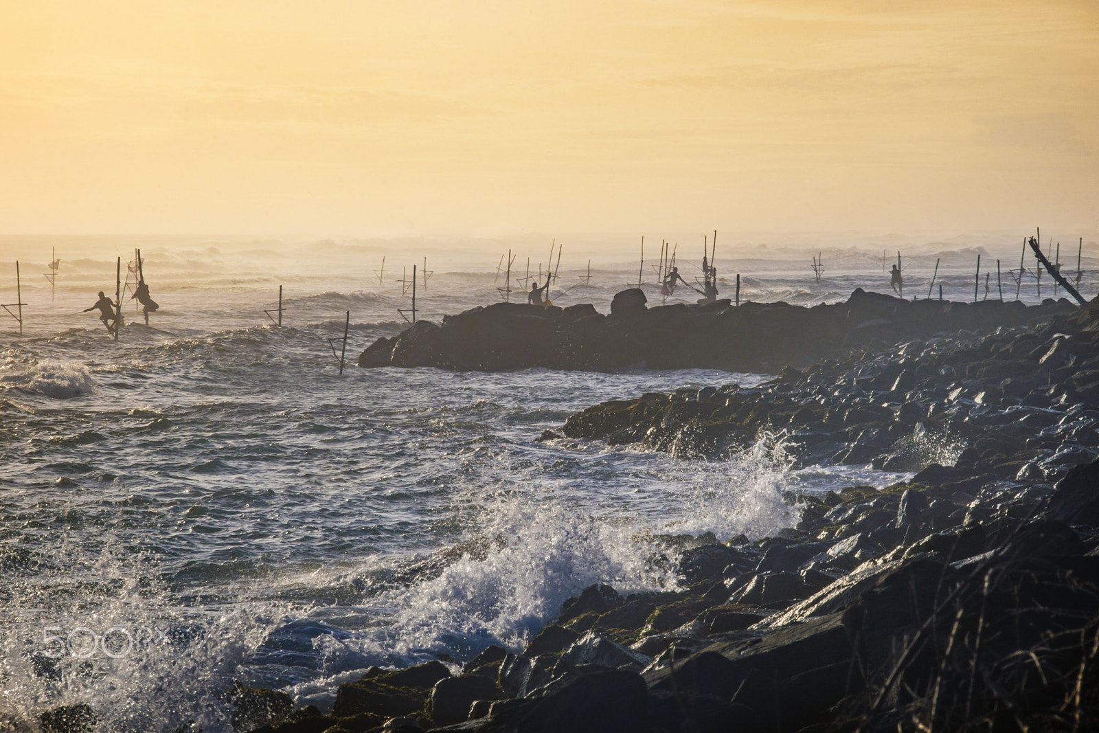 Sigma 18-200mm F3.5-6.3 DC OS HSM sample photo. Working on a rough day photography