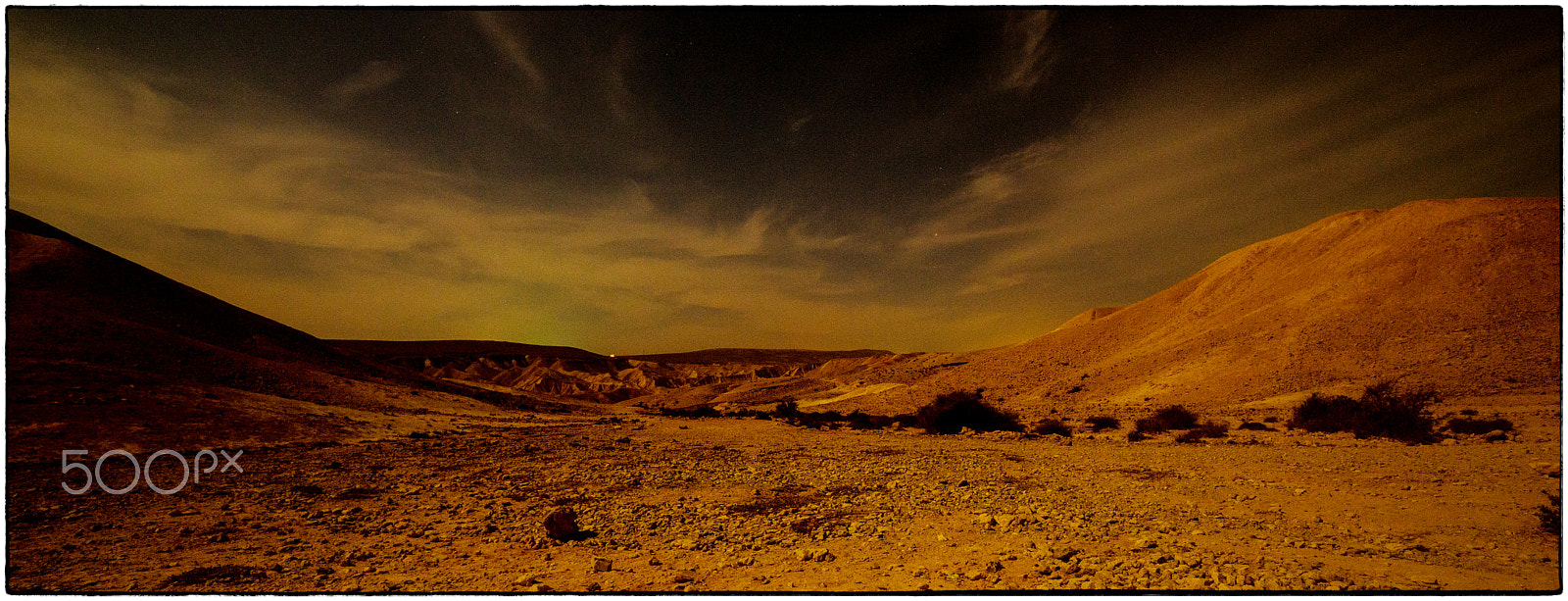 Samyang 14mm F2.8 ED AS IF UMC sample photo. Walking on the full moon photography