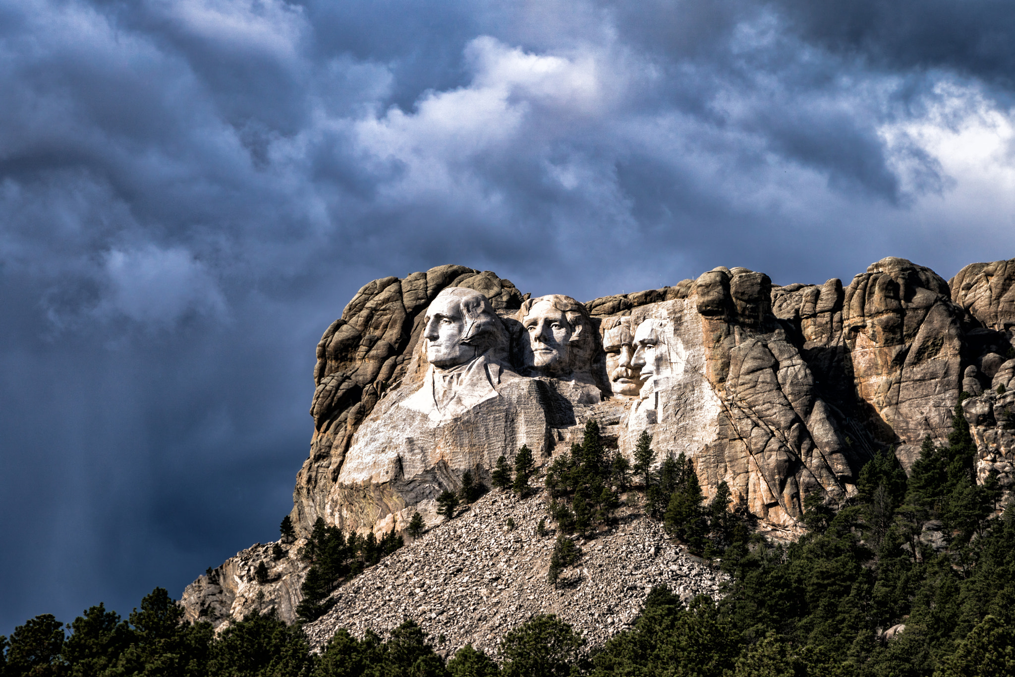 Sony E 18-200mm F3.5-6.3 OSS LE sample photo. Mt rushmore photography