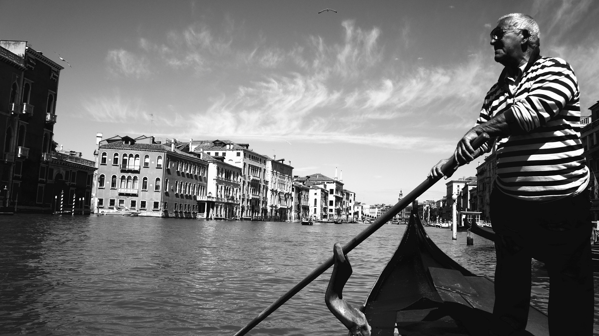 Sony Alpha NEX-5 + Tamron 18-200mm F3.5-6.3 Di III VC sample photo. The gondolier... photography