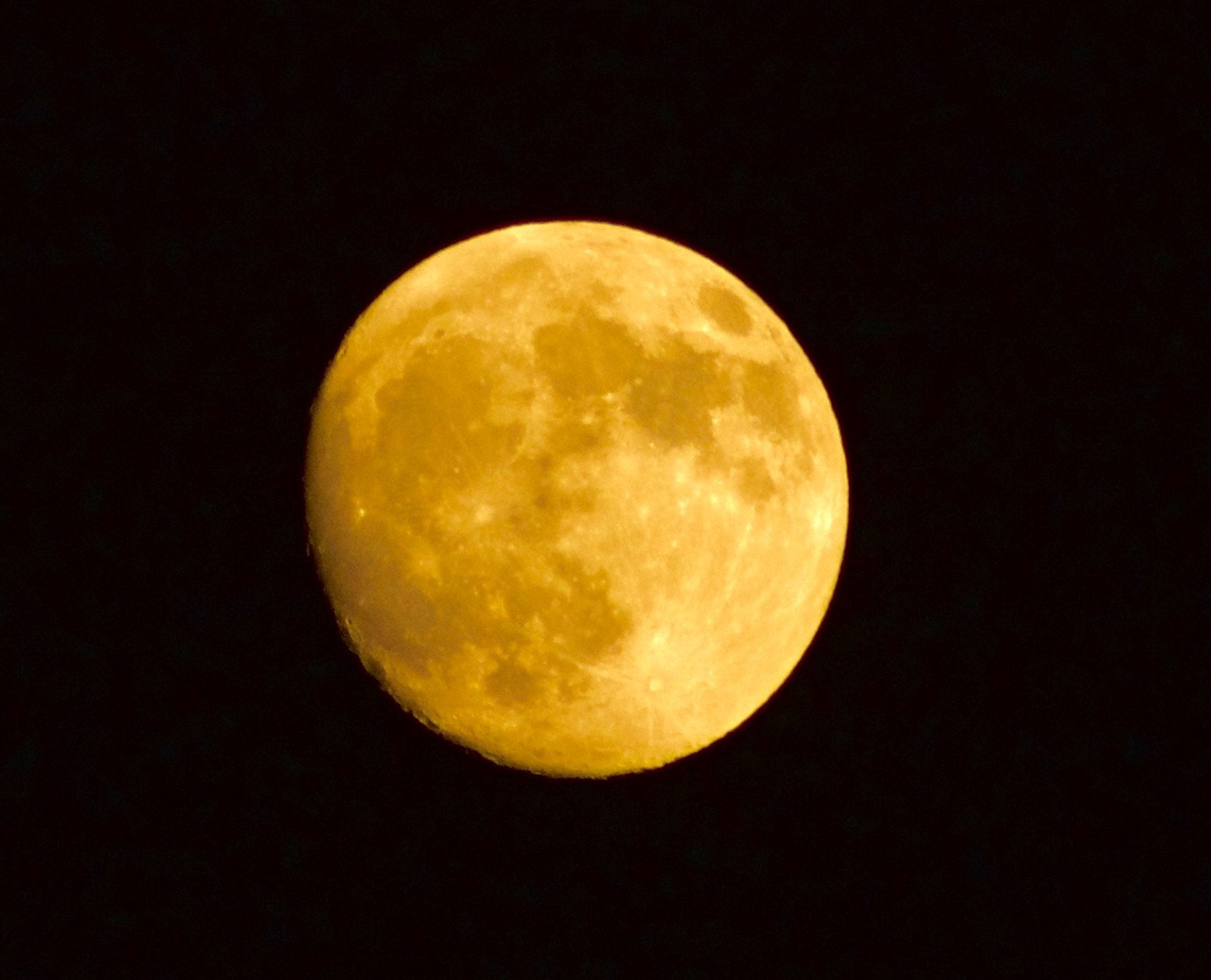 Canon EF 75-300mm f/4-5.6 USM sample photo. Moon photography