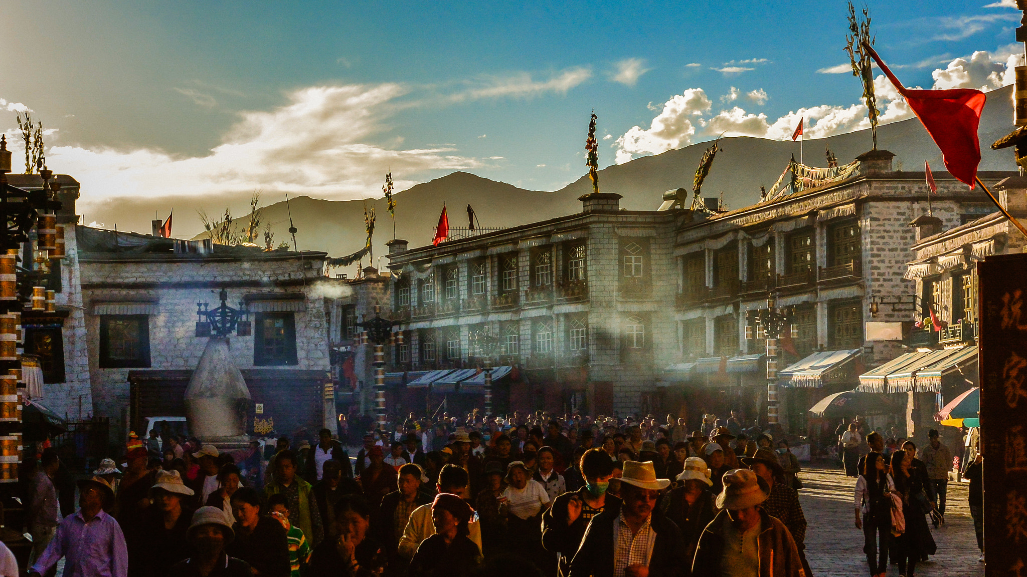 Nikon 1 V2 sample photo. Temple street in tibet photography