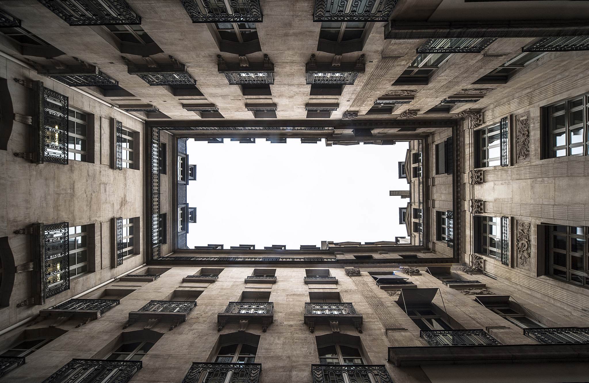 Sigma 12-24mm F4.5-5.6 EX DG Aspherical HSM sample photo. Architettura parigina photography