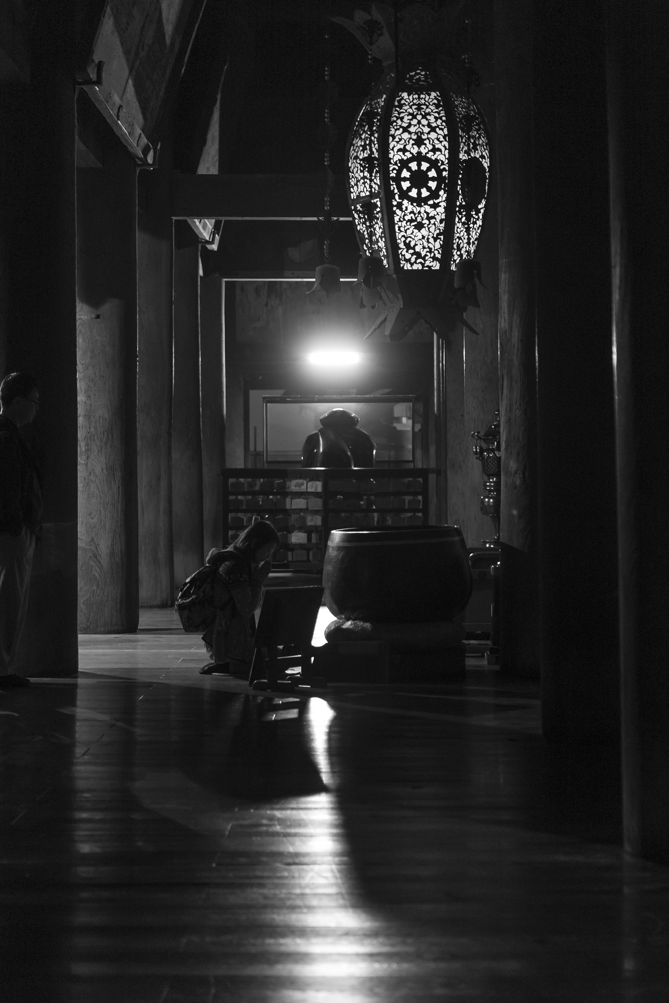 Nikon AF-S Nikkor 24-70mm F2.8E ED VR sample photo. Prayer at temple photography