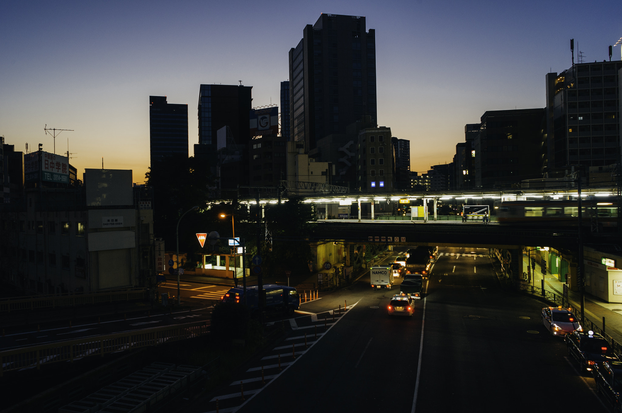 Ricoh GXR A12 sample photo. Dawn, tokyo photography