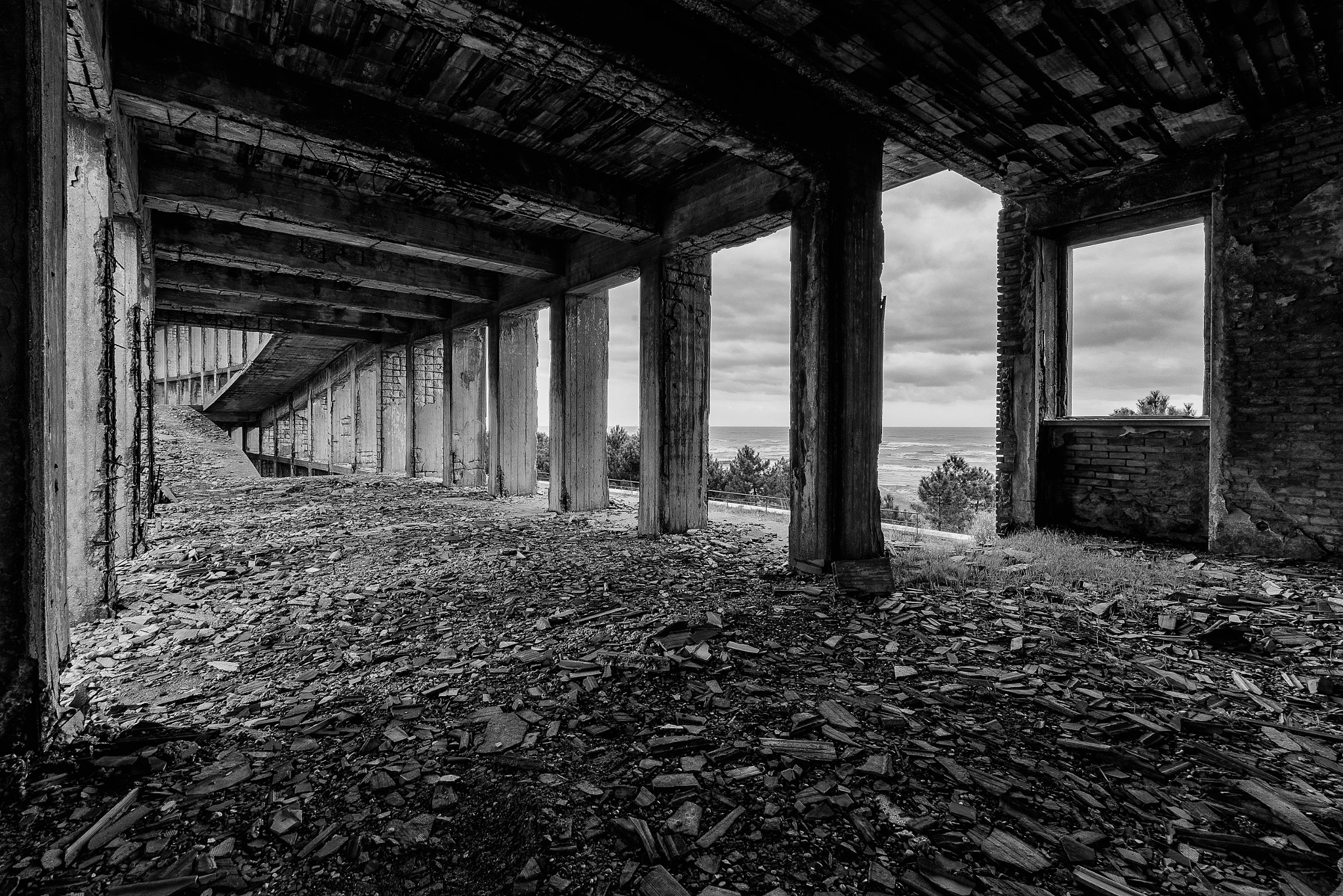 Sigma 12-24mm F4.5-5.6 II DG HSM sample photo. Storm, abandoned summer camp, italy photography