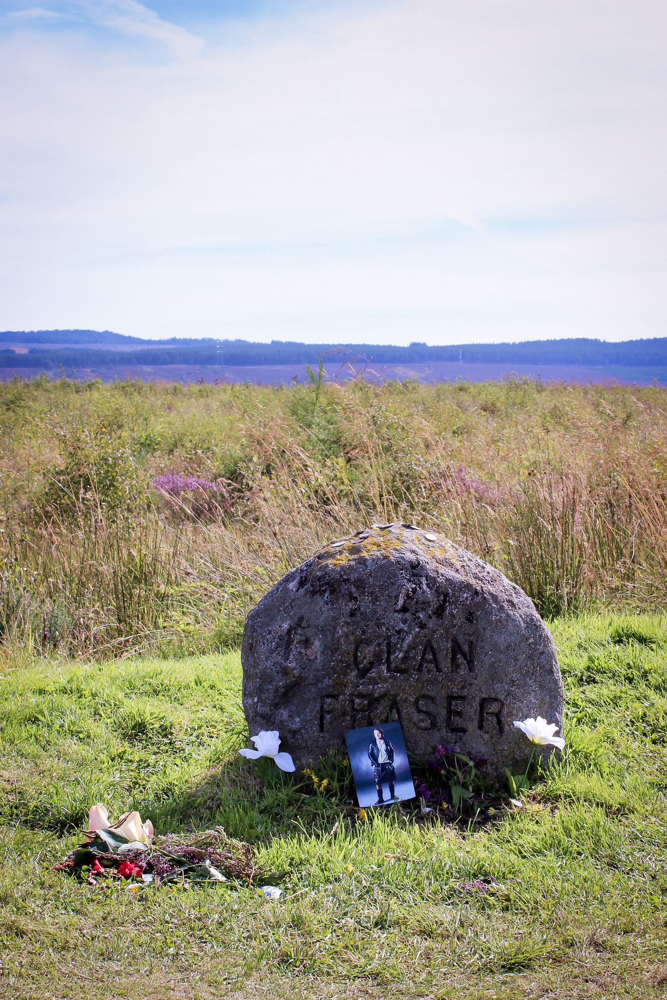 Canon EOS 600D (Rebel EOS T3i / EOS Kiss X5) + Canon EF 50mm F1.2L USM sample photo. Culloden battlefields photography