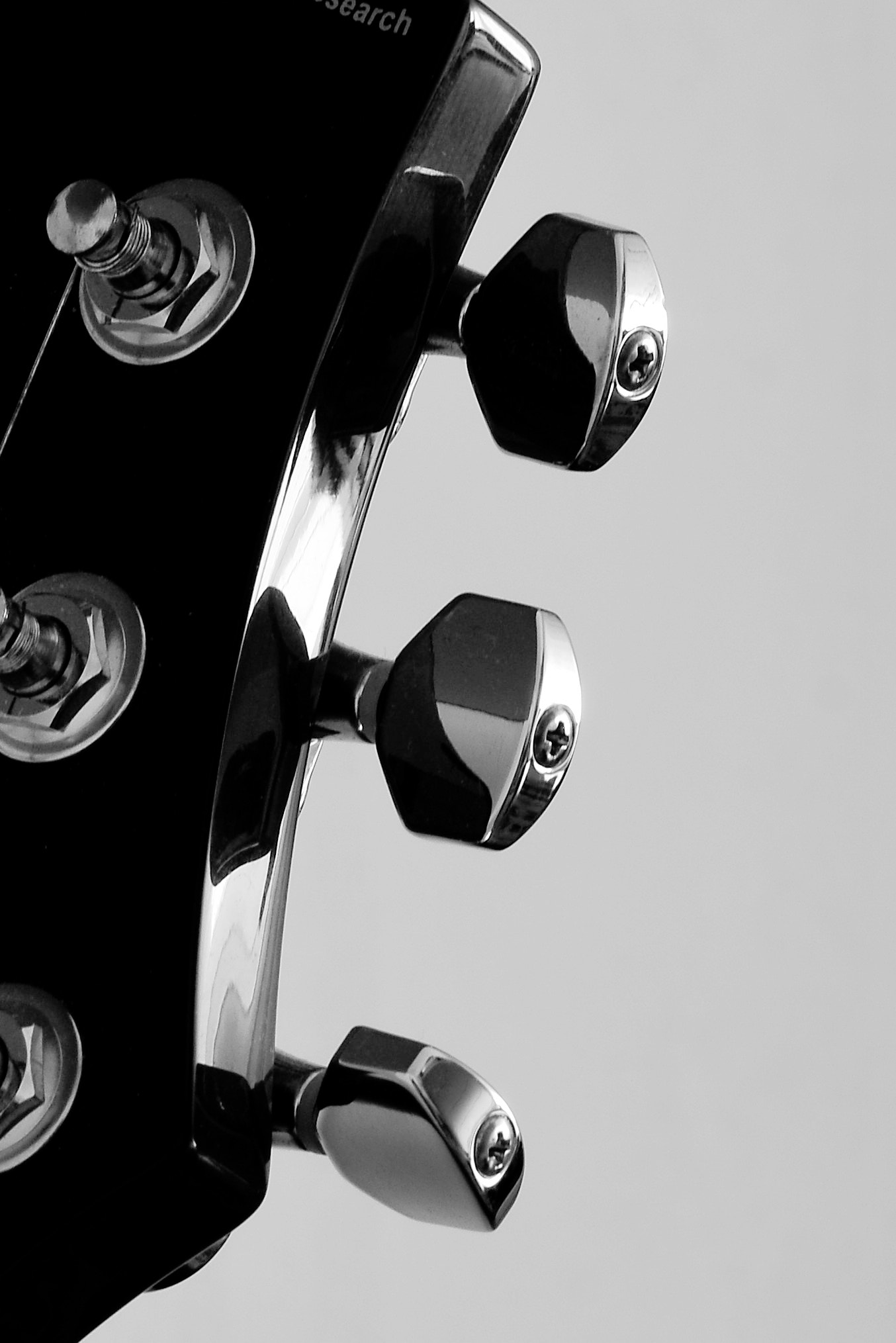 AF Nikkor 85mm f/1.8 sample photo. My guitar photography