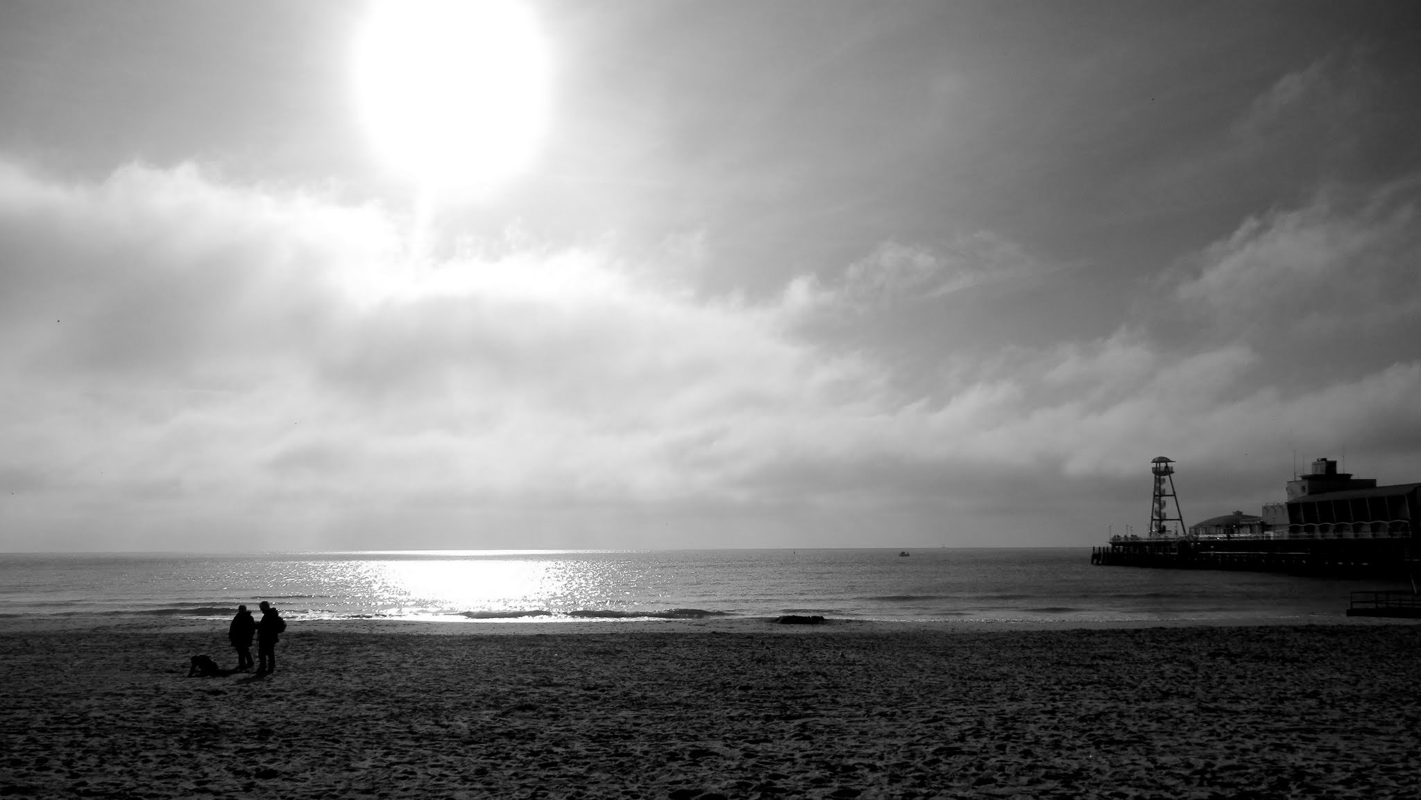Olympus SZ-11 sample photo. Bournemouth beach.  photography