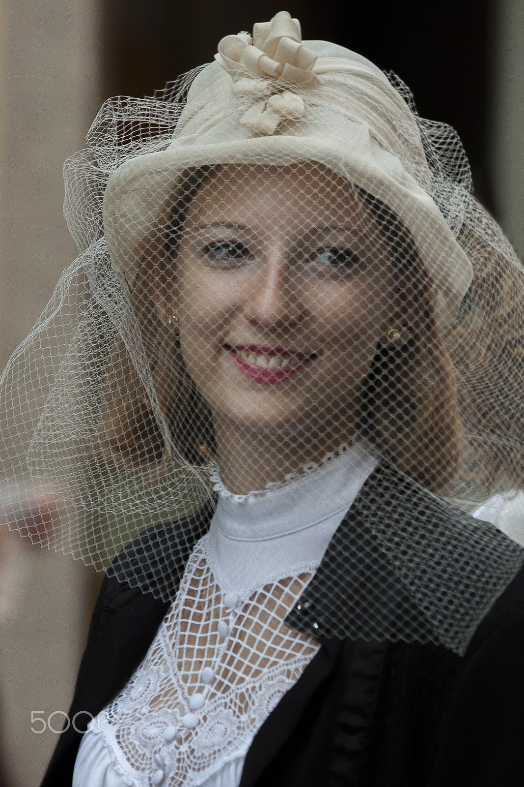 Canon EF 70-300mm F4-5.6 IS USM sample photo. The veiled lady photography