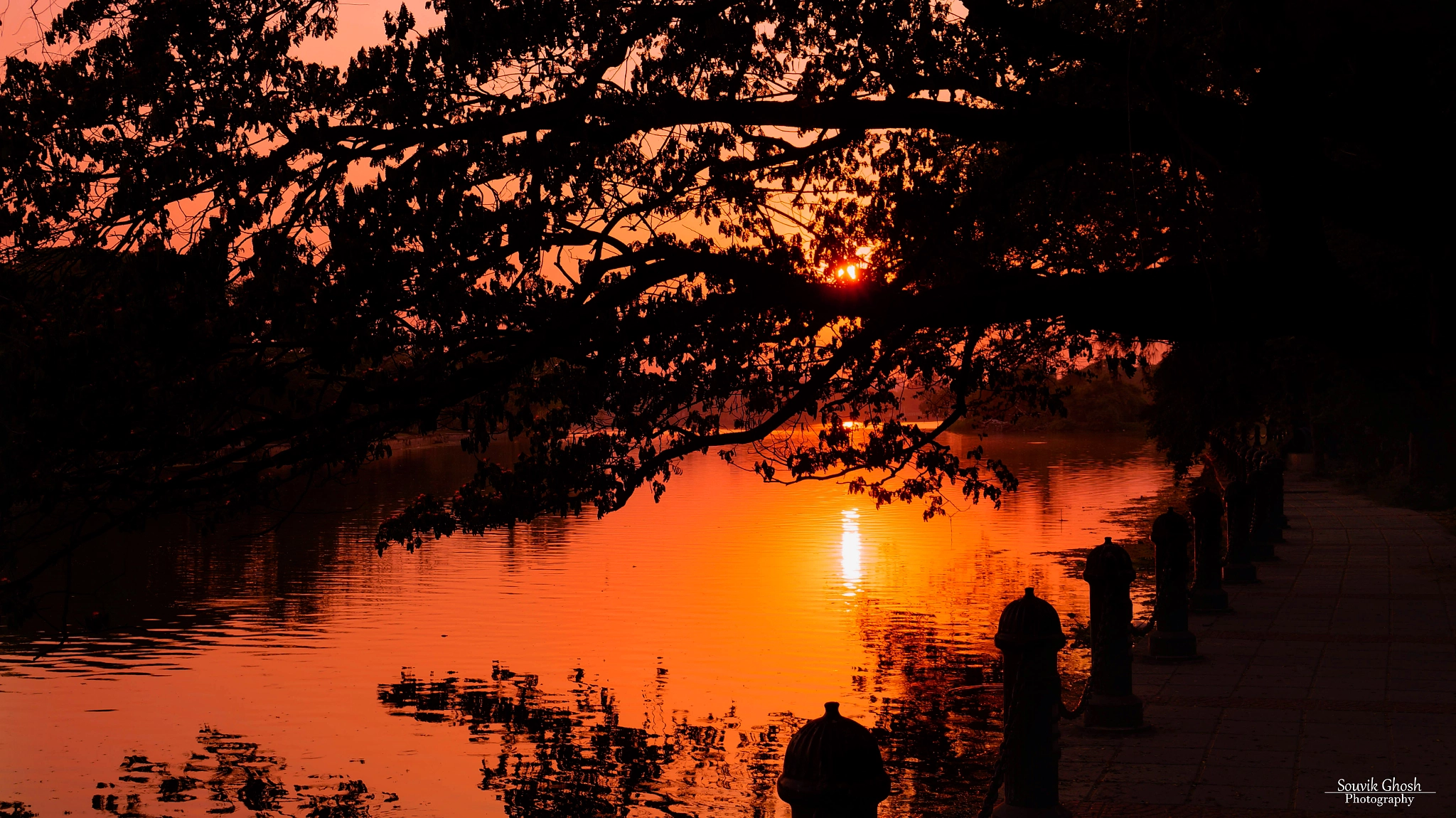 E 18-50mm F4-5.6 sample photo. Sunset photography