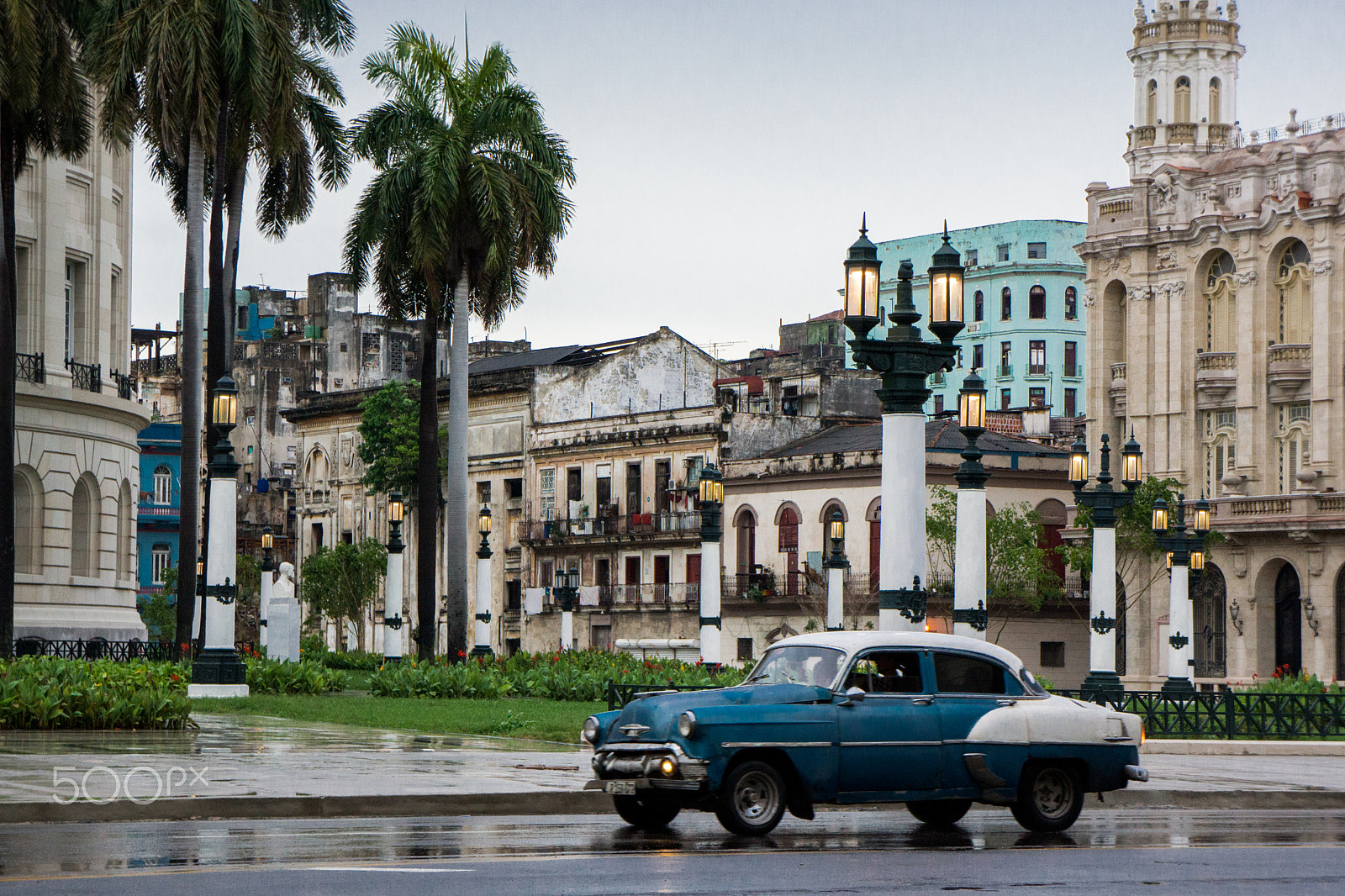 Hasselblad Lunar + Sony E 18-55mm F3.5-5.6 OSS sample photo. Paseo de marti havana cuba photography