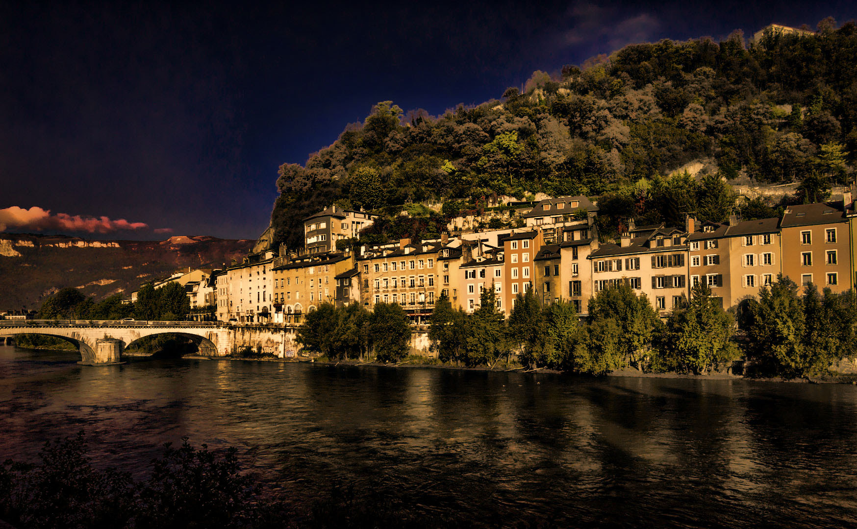 Ricoh GX200 sample photo. I really like the isère docks in grenoble photography