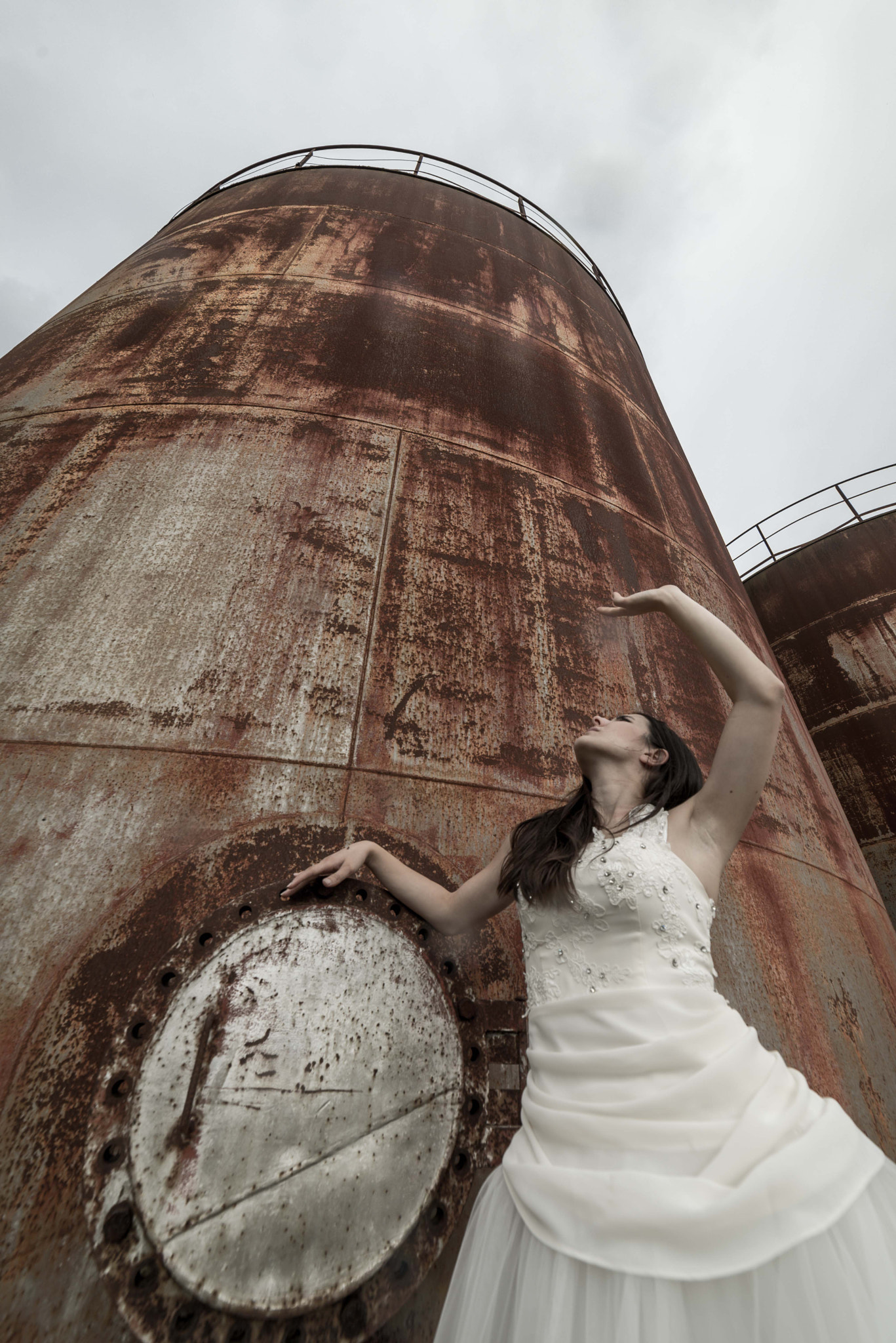 Samyang 14mm F2.8 ED AS IF UMC sample photo. Under the silo photography