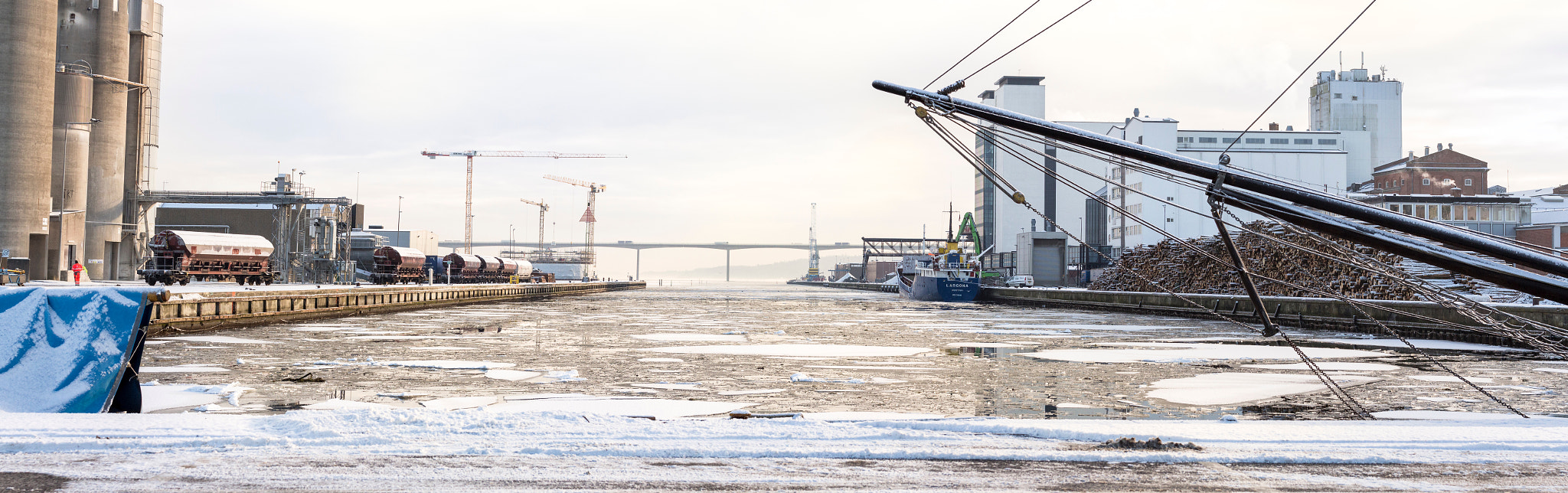 Sigma 50mm F1.4 EX DG HSM sample photo. Freezing harbor photography