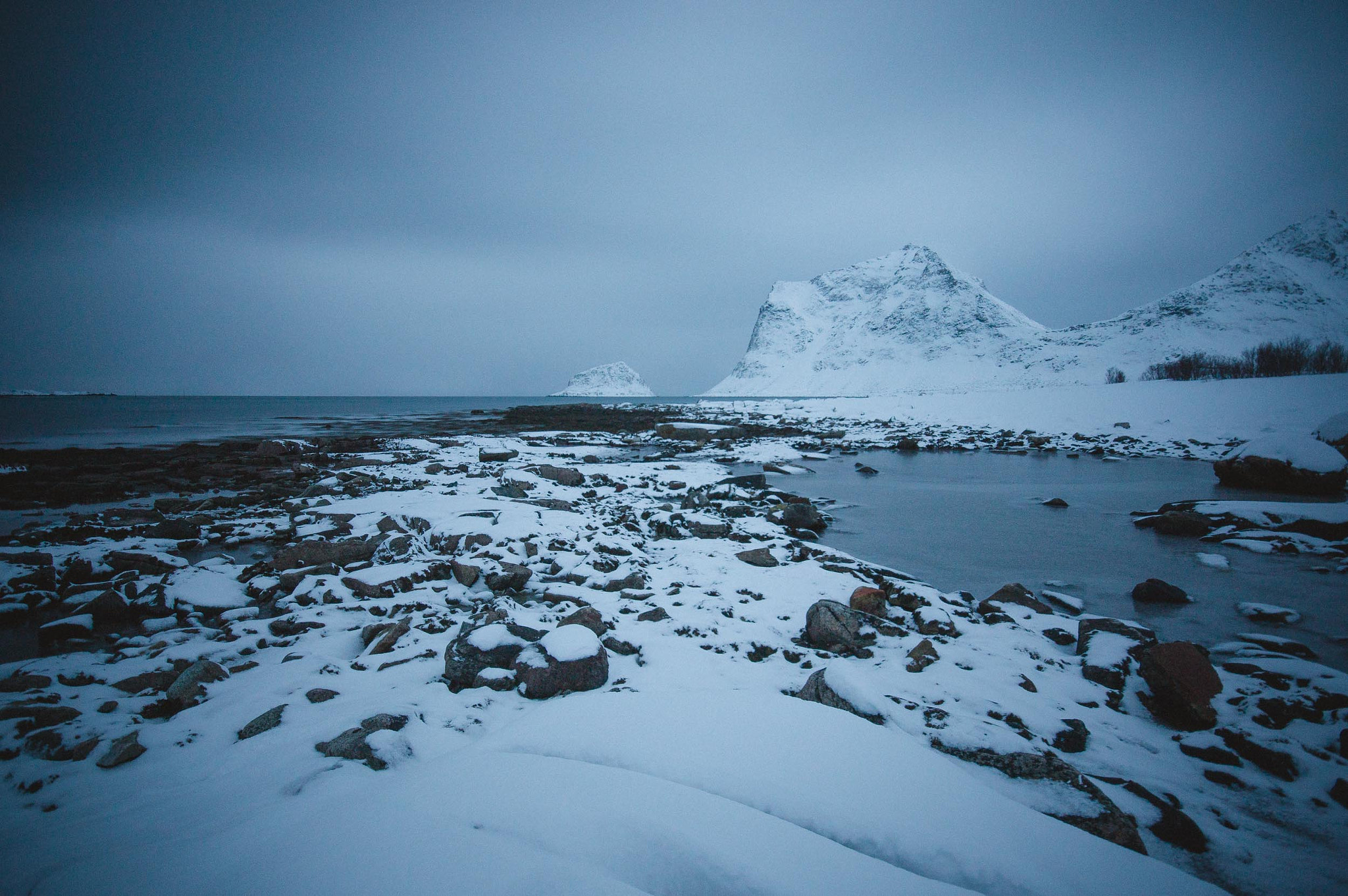 Minolta AF 28-80mm F3.5-5.6 II sample photo. Blue hour photography