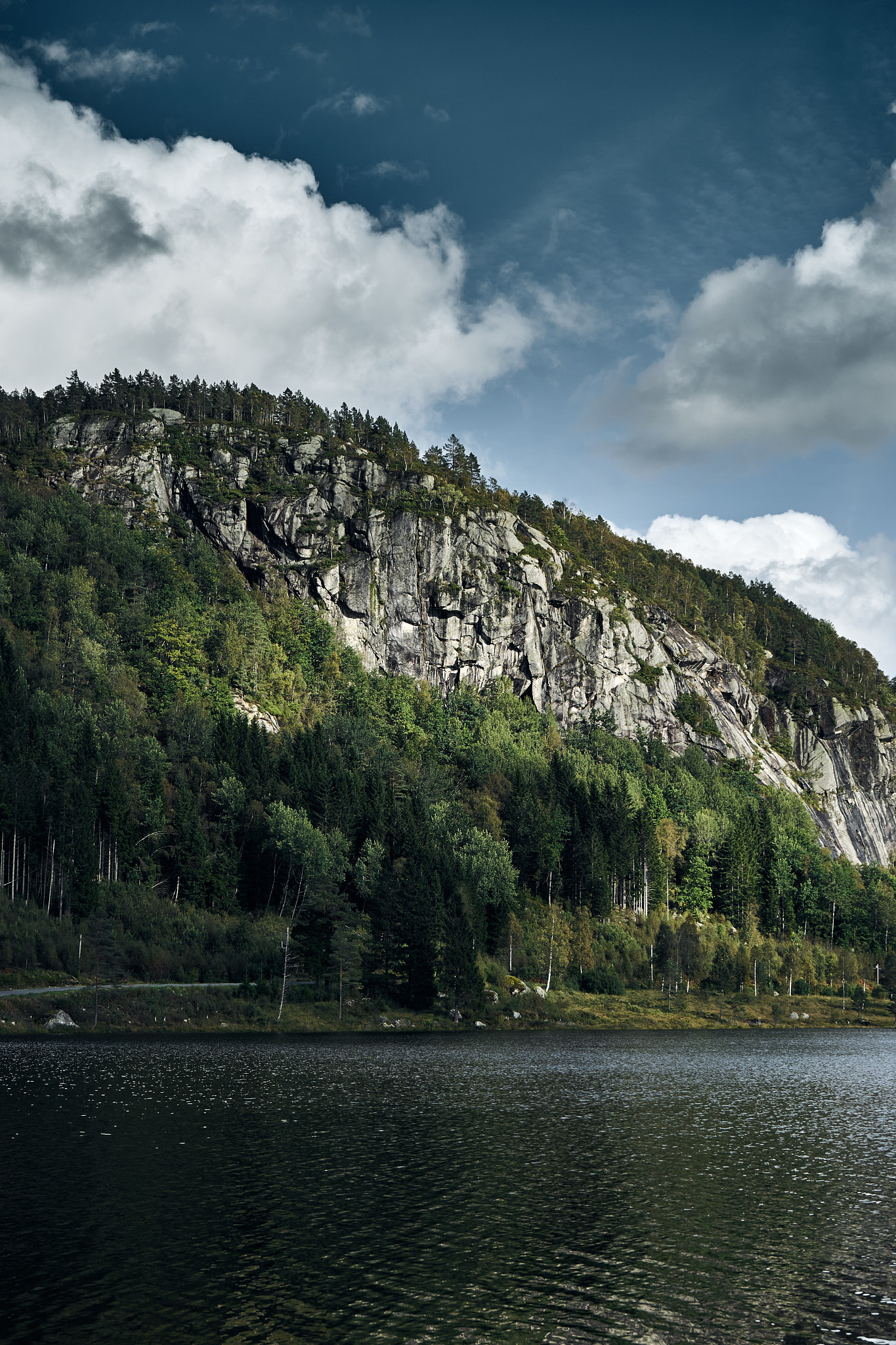 Sony FE 28-70mm F3.5-5.6 OSS sample photo. First encounter with the fjords photography