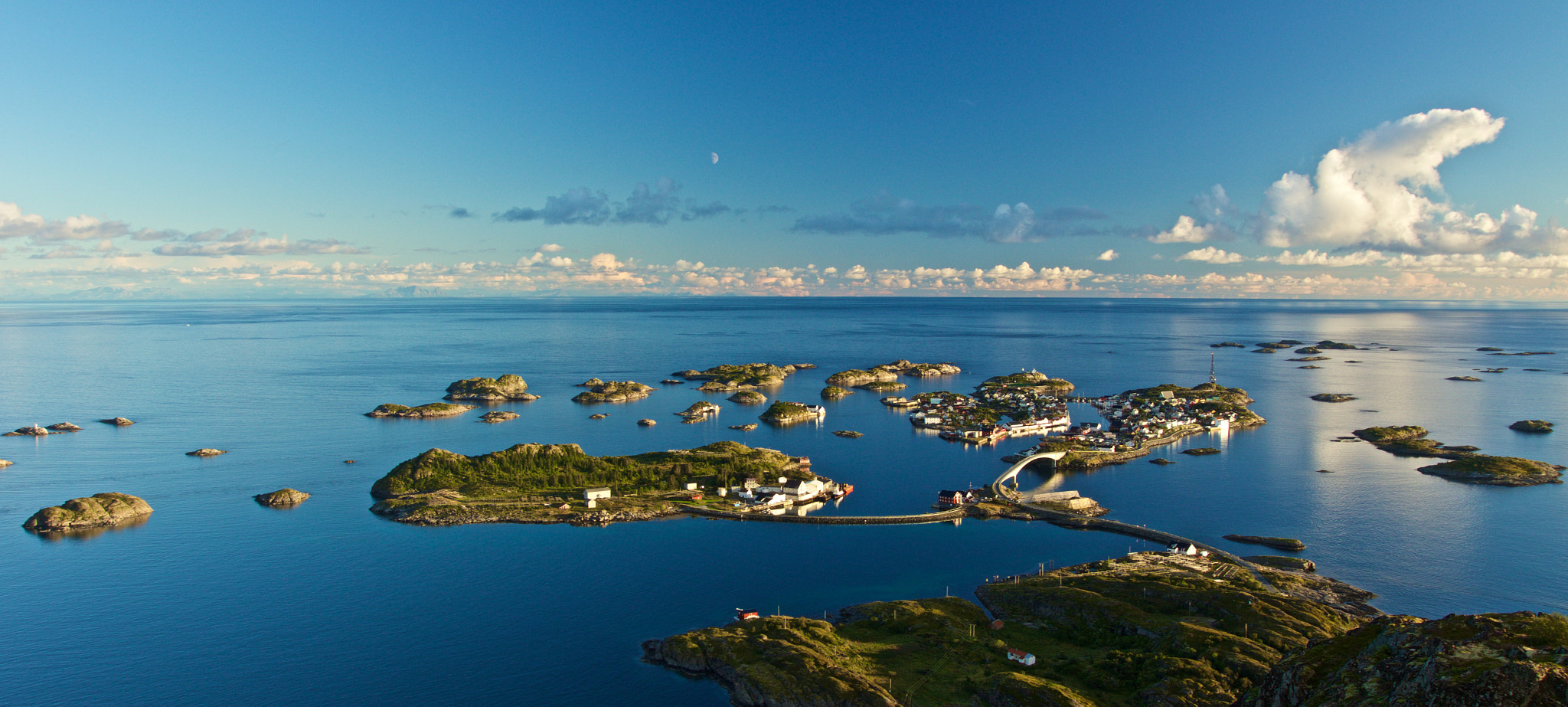 Sigma 18-35mm f/1.8 DC HSM sample photo. Lofoten at your fingertips photography