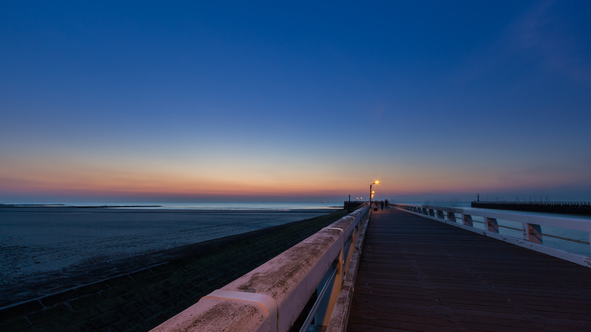 Canon EF-S 10-22mm F3.5-4.5 USM sample photo. Sunset on nieuwpoort pier photography