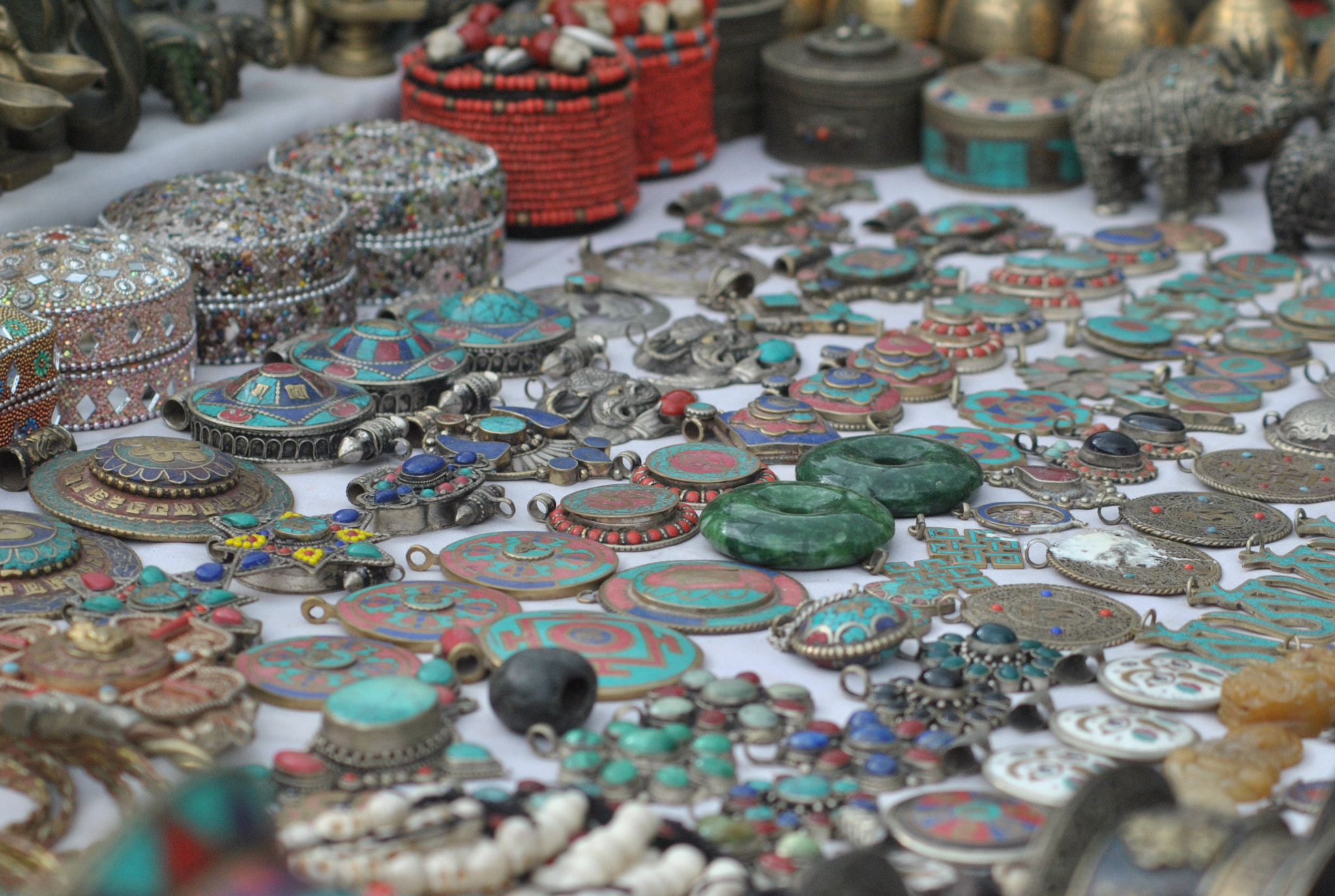 Nikon AF Nikkor 70-300mm F4-5.6G sample photo. Jewelry photography