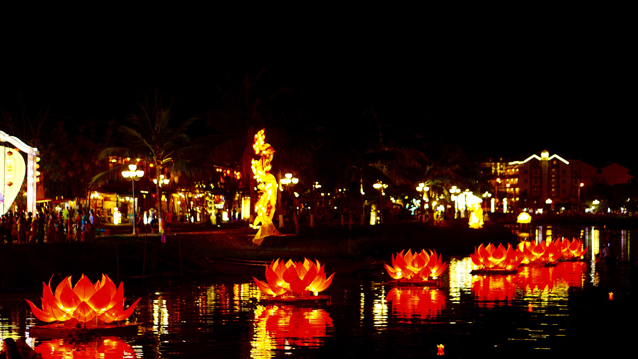 Sony E 50mm F1.8 OSS sample photo. Festival night at hoi-an, vietnam photography
