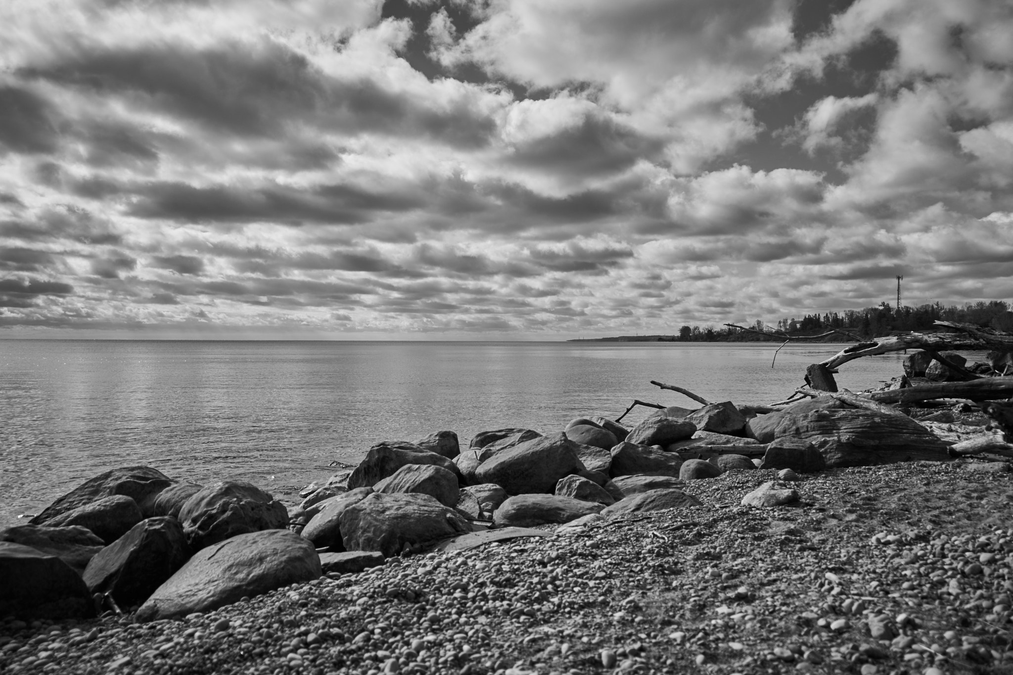 Sony FE 28-70mm F3.5-5.6 OSS sample photo. The lake photography