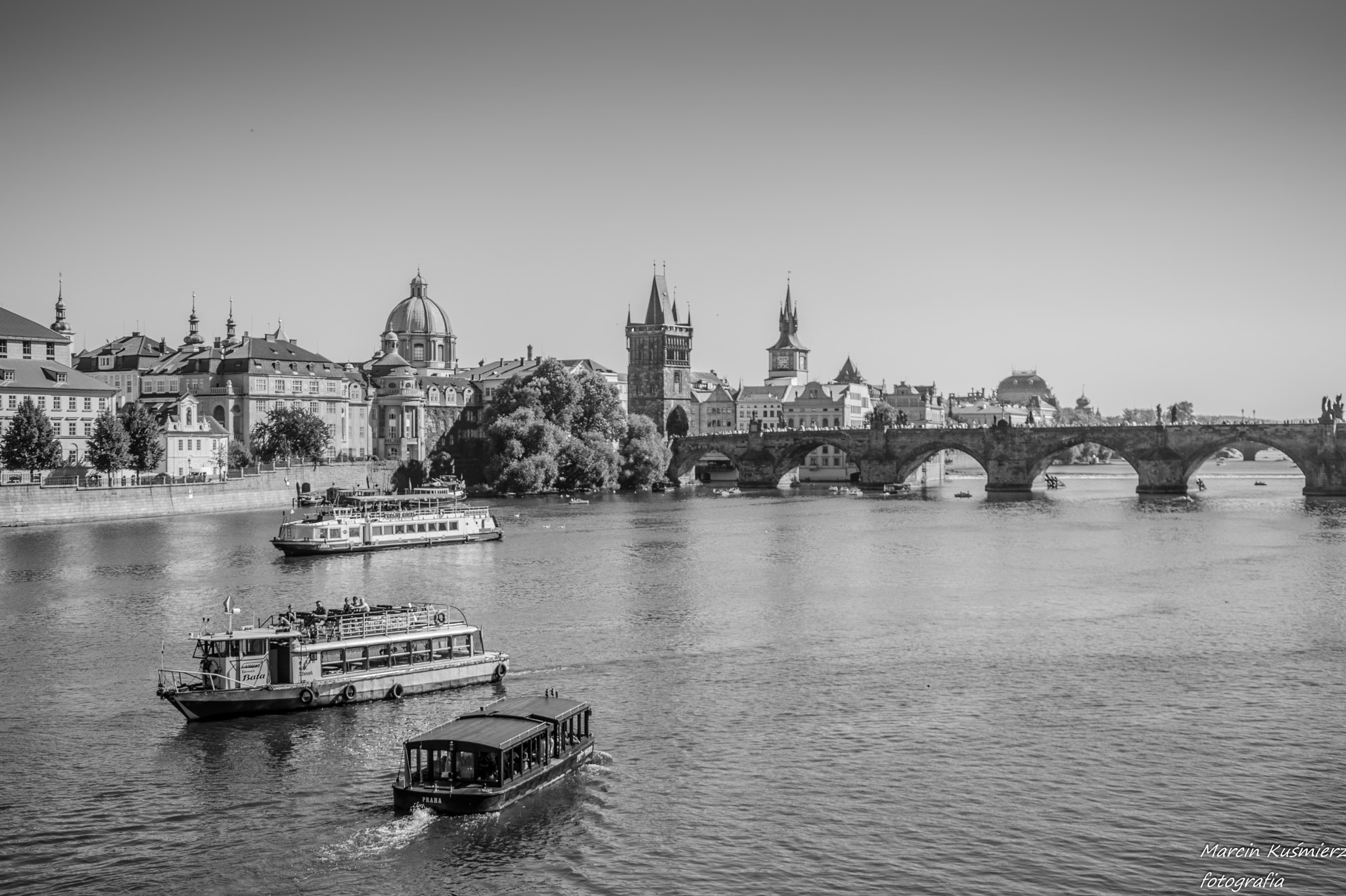 Nikon D3300 + Sigma 18-35mm F1.8 DC HSM Art sample photo. Bw photography