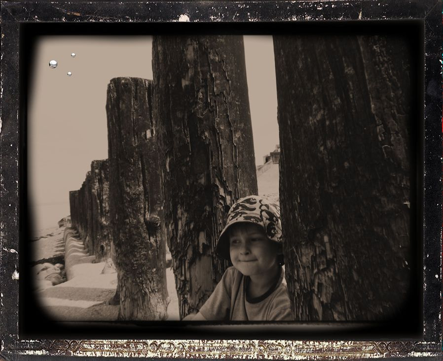 Fujifilm FinePix JX490 sample photo. Little boy & aliens photography