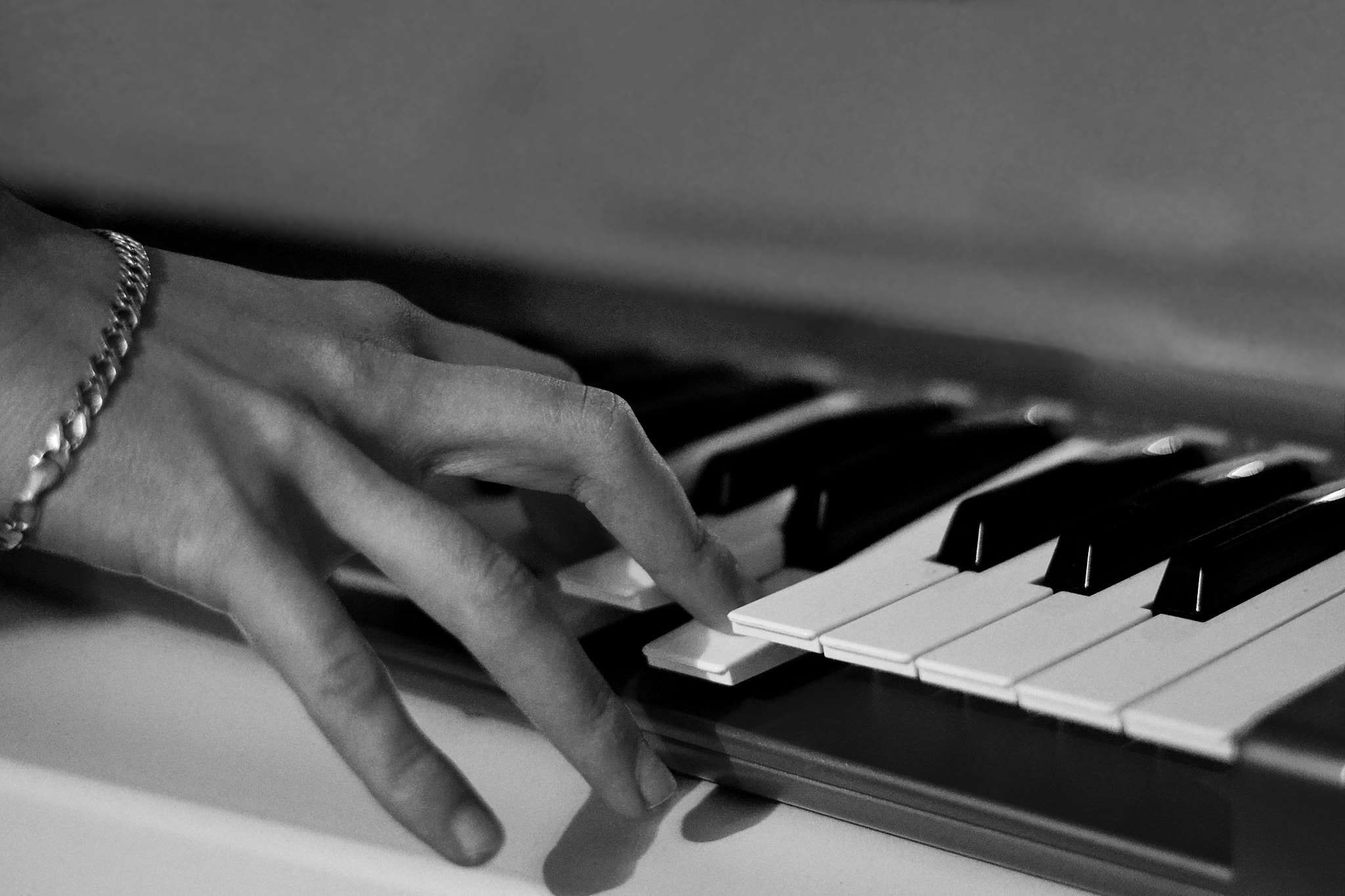 IX-Nikkor 60-180mm f/4-5.6 sample photo. Piano photography