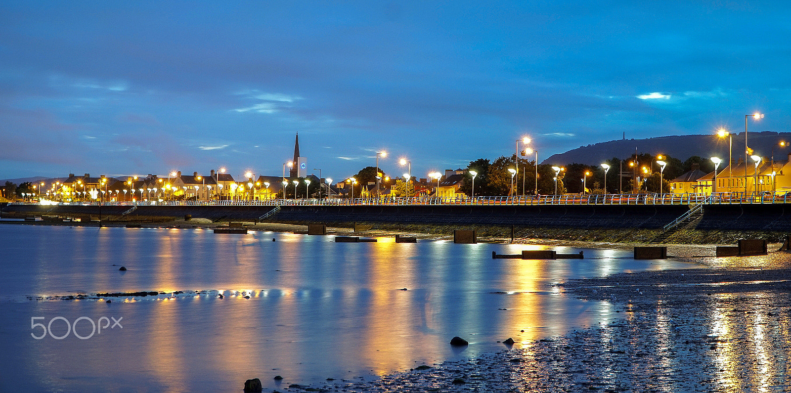 Sony Alpha a5000 (ILCE 5000) + Sony E PZ 18-105mm F4 G OSS sample photo. Carrickfergus long exposure at night photography