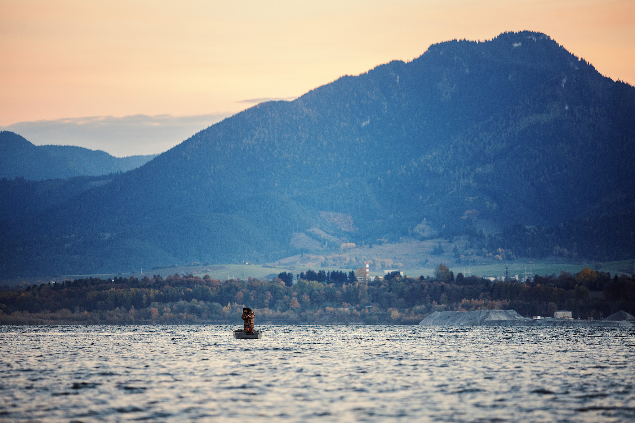 Canon EF 80-200mm f/2.8L sample photo. Alone photography