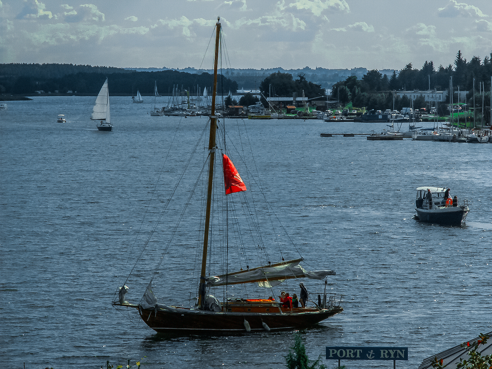 KONICA MINOLTA DiMAGE Z5 sample photo. Mazury photography