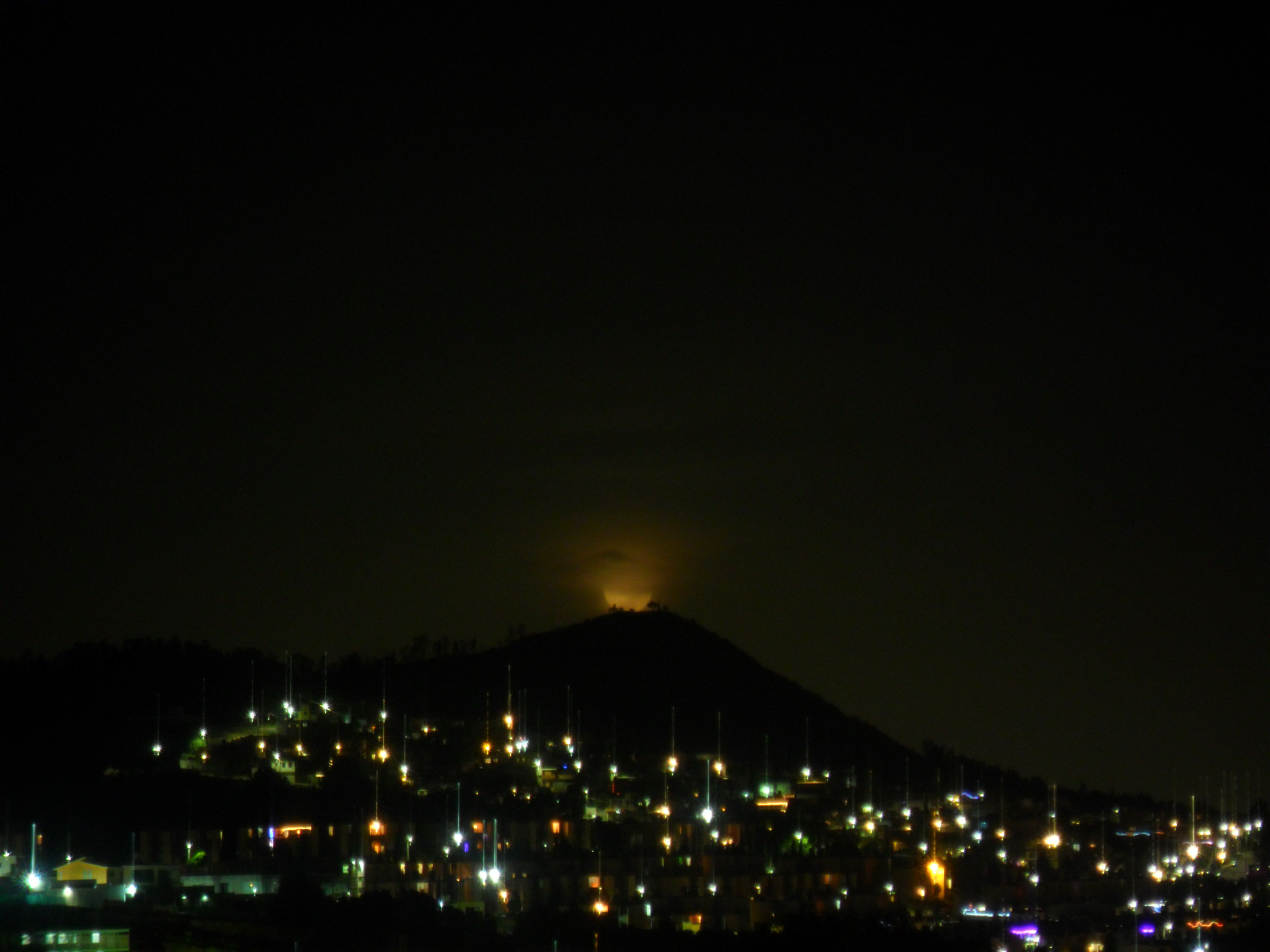 Samsung PL20,PL21 / VLUU PL20,PL21 sample photo. Dawn on the top photography