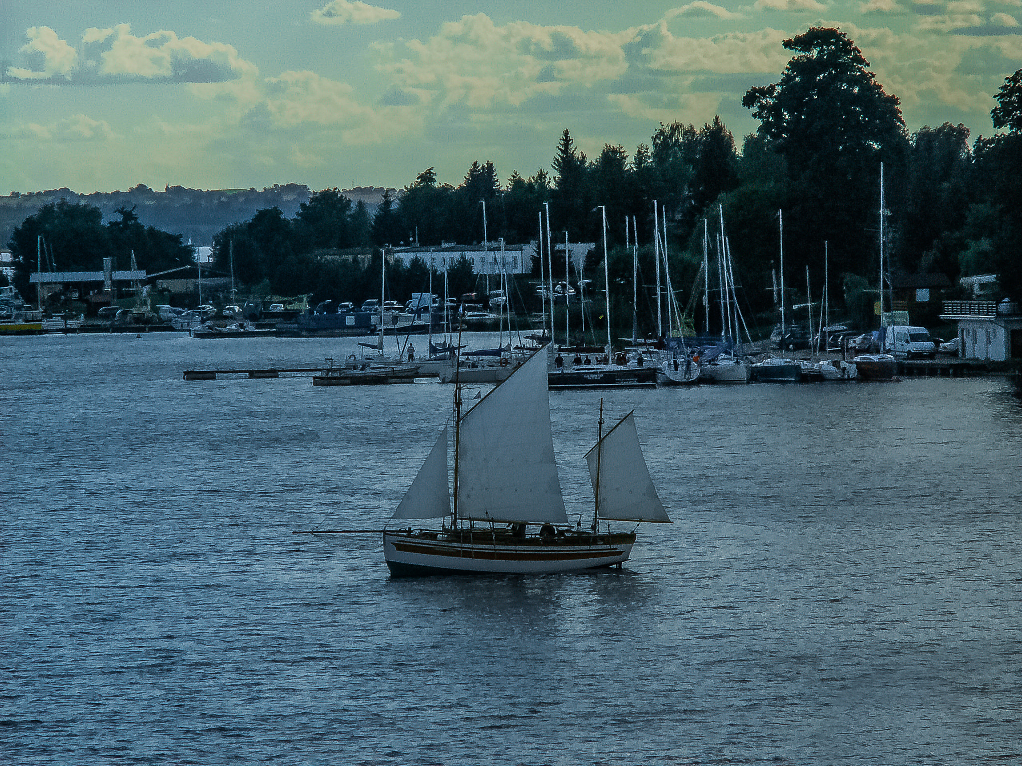 KONICA MINOLTA DiMAGE Z5 sample photo. Mazury photography