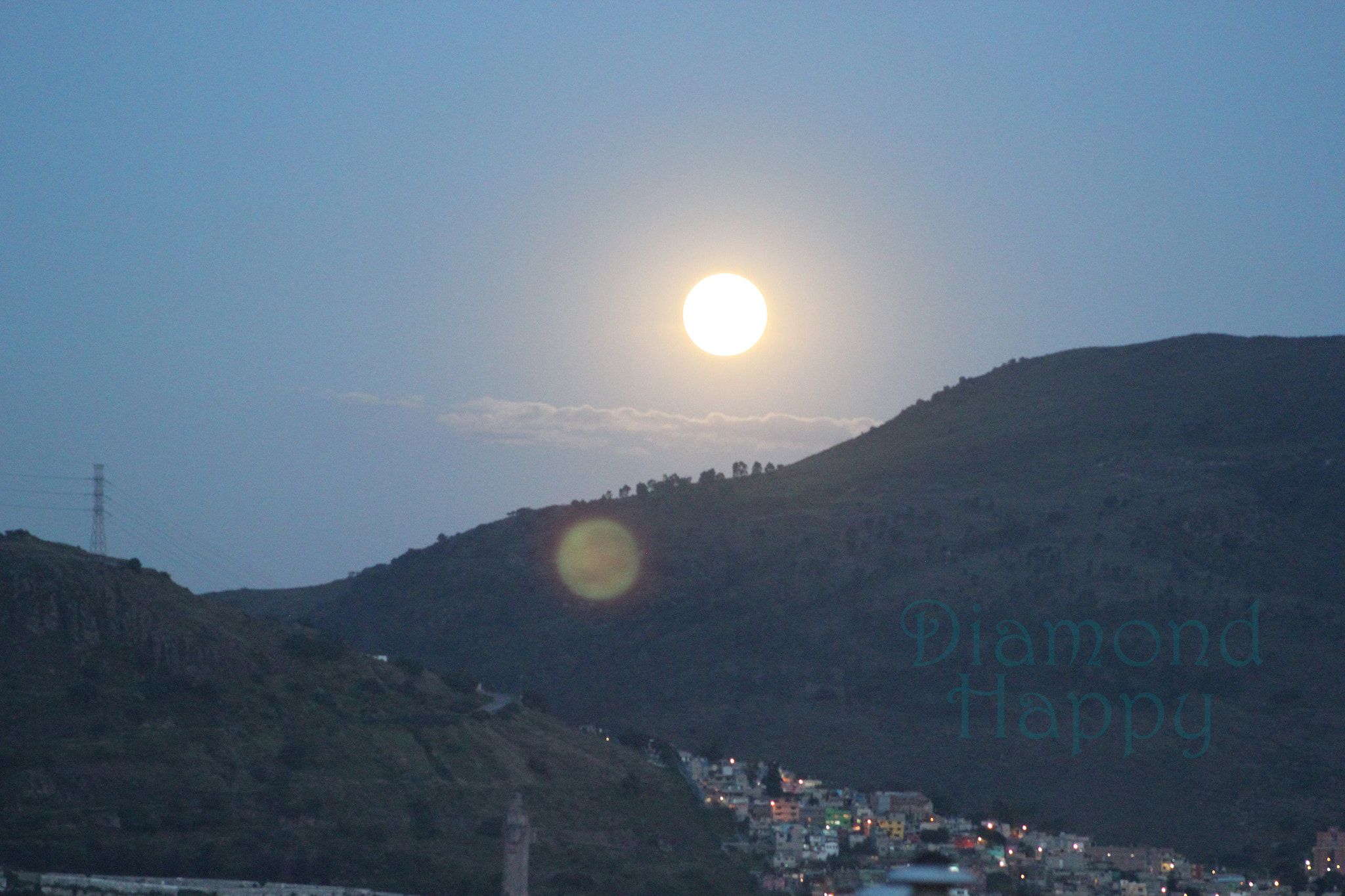 Canon EOS 550D (EOS Rebel T2i / EOS Kiss X4) + EF75-300mm f/4-5.6 sample photo. Big moon photography