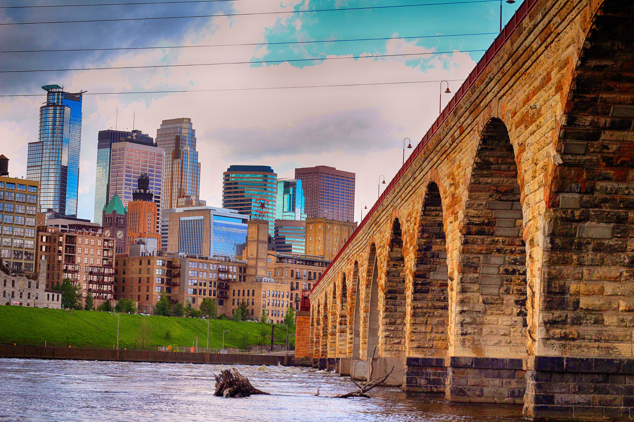 Canon EOS 600D (Rebel EOS T3i / EOS Kiss X5) + Canon EF 50mm F1.8 II sample photo. Stone arch bridge photography