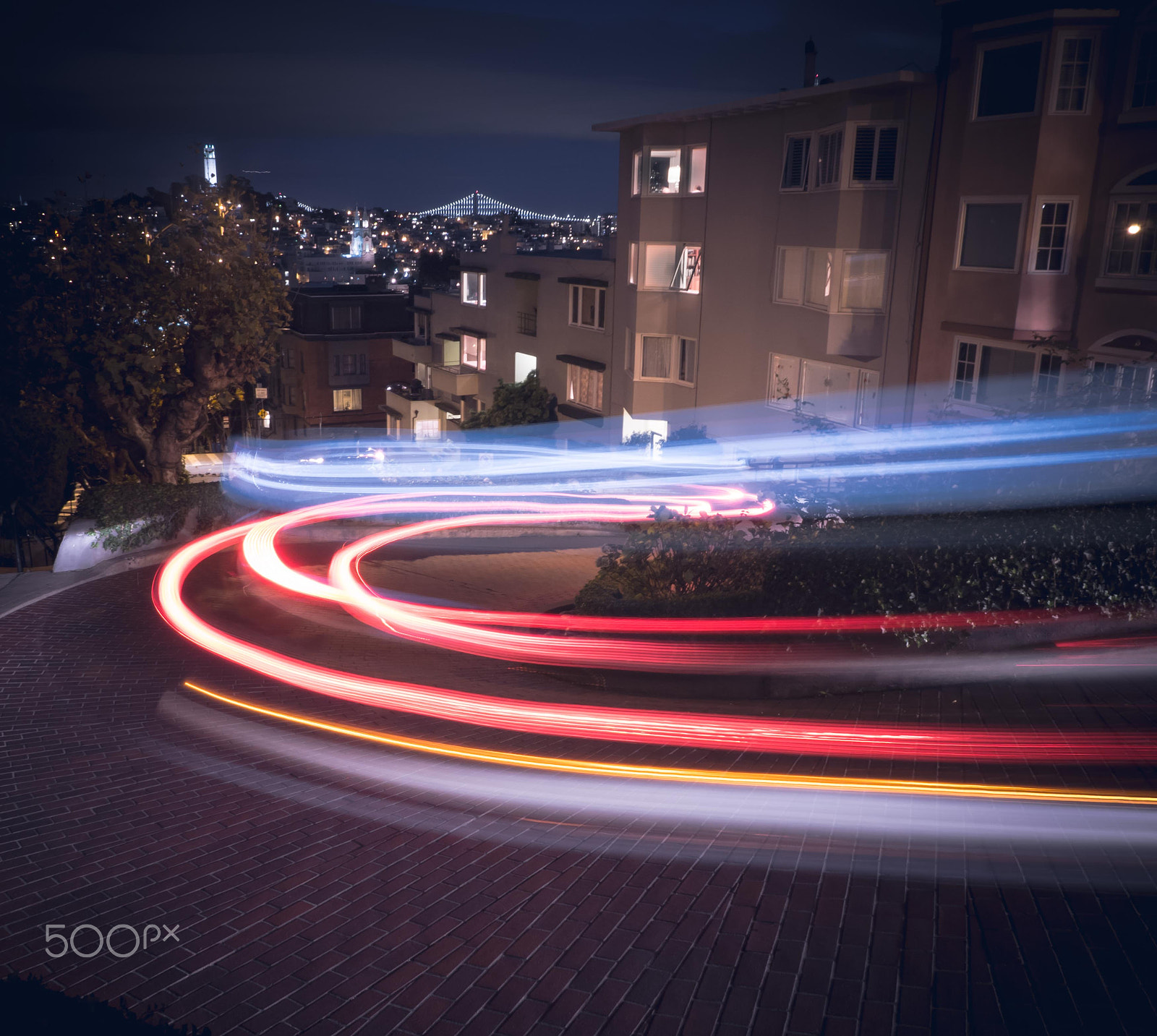 Olympus OM-D E-M5 II + OLYMPUS M.12mm F2.0 sample photo. Lombard at night photography