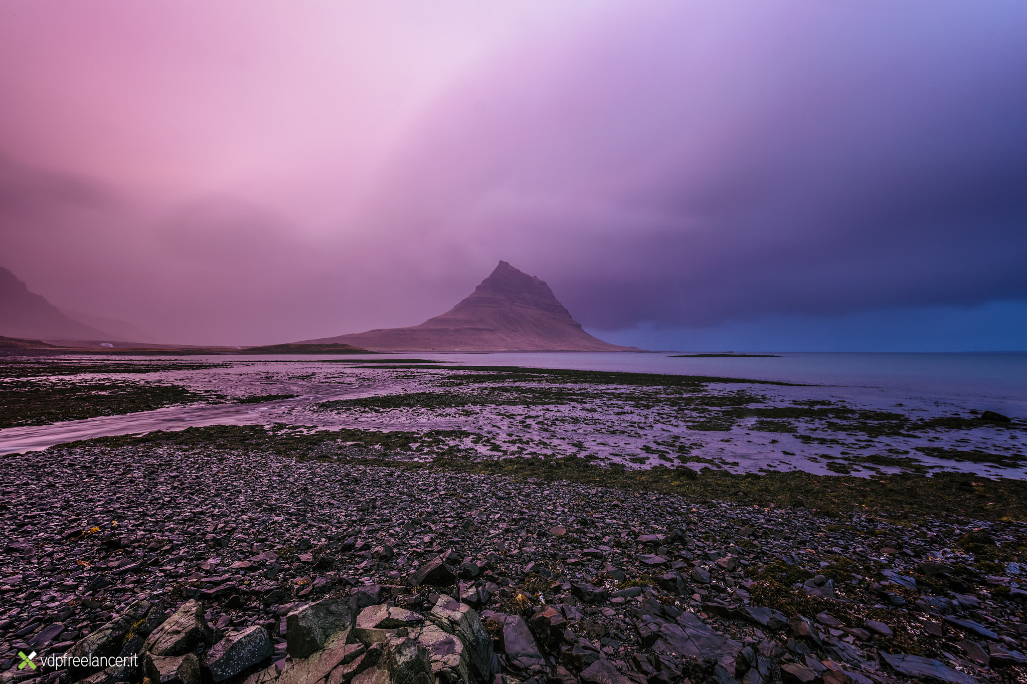 Canon EOS 5DS + Canon EF 11-24mm F4L USM sample photo. Incredible light - kirkjufell photography