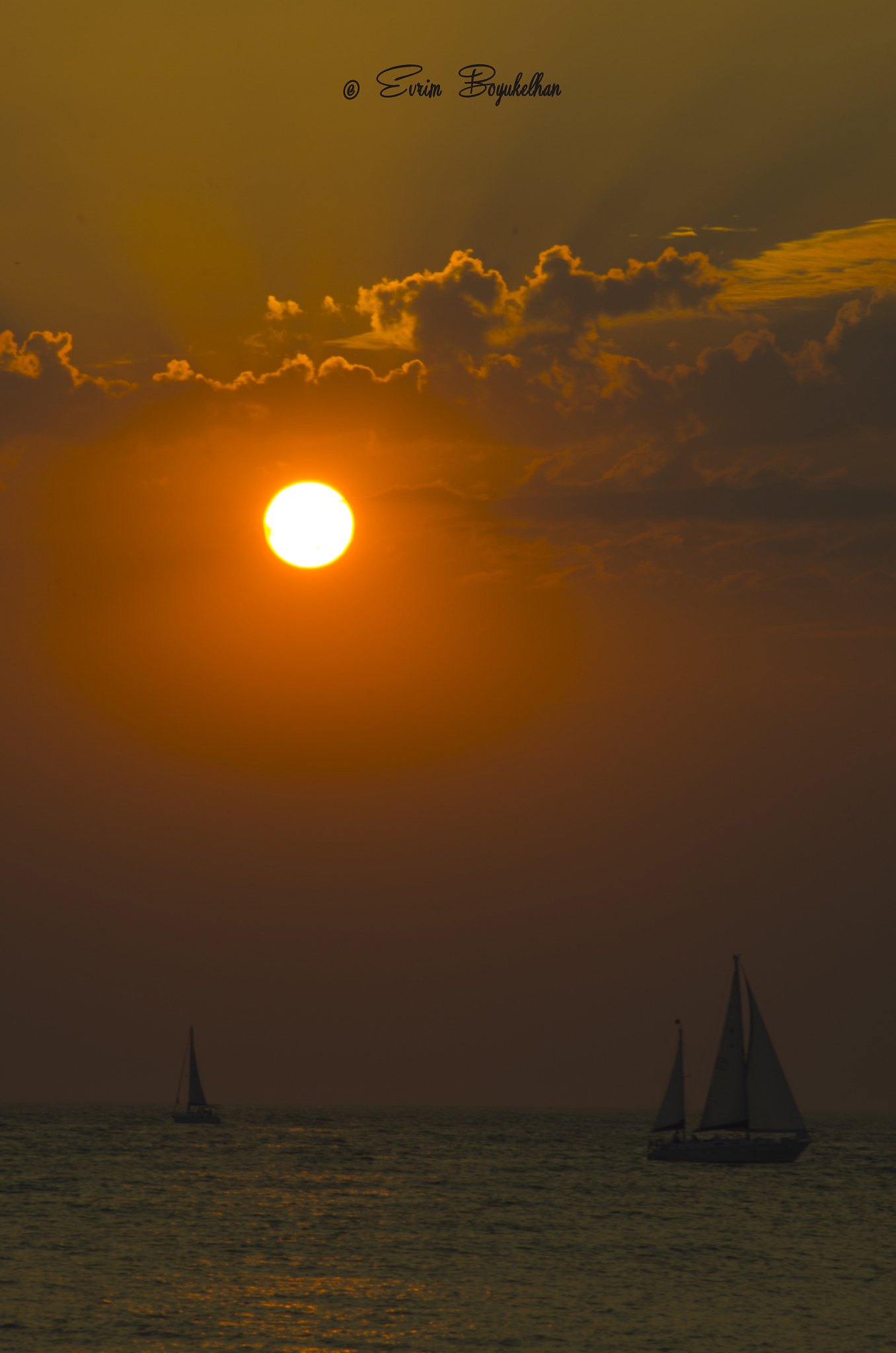 Tamron AF 70-300mm F4-5.6 Di LD Macro sample photo. Sunset photography