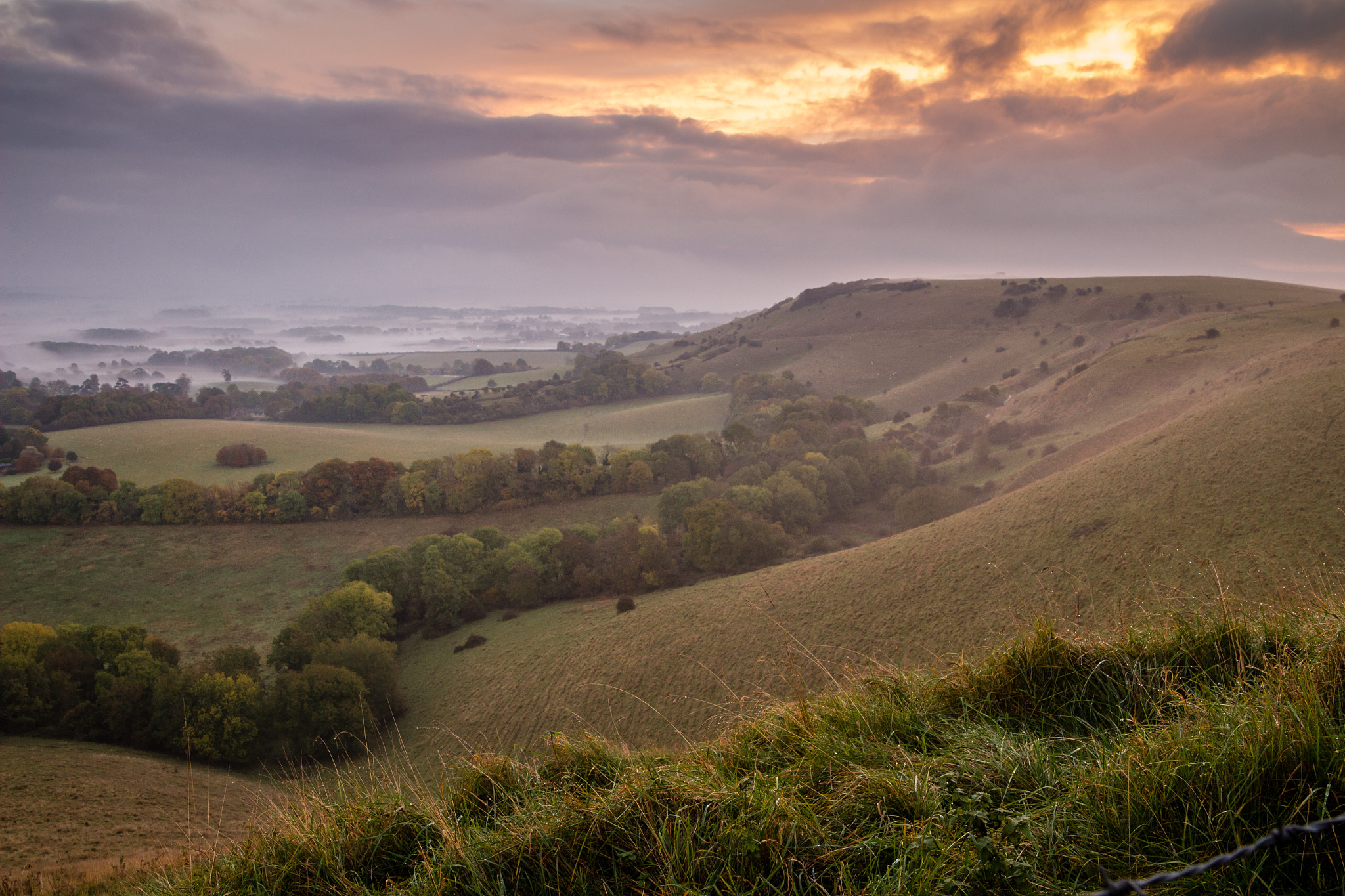 Canon EOS 100D (EOS Rebel SL1 / EOS Kiss X7) + Tamron 18-270mm F3.5-6.3 Di II VC PZD sample photo. Sunrise from ditchling beacon photography