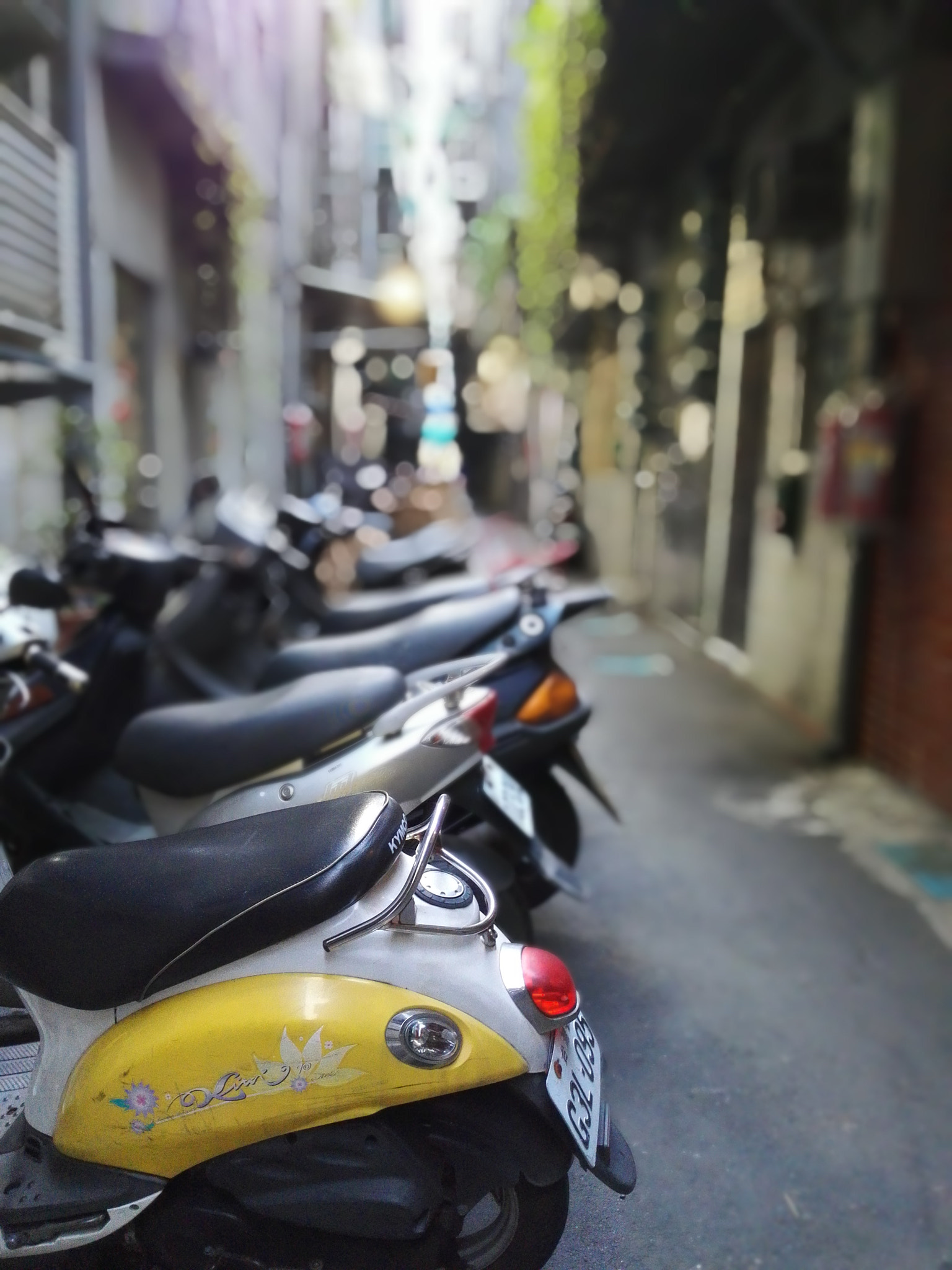 HUAWEI PE-TL10 sample photo. Moto photography
