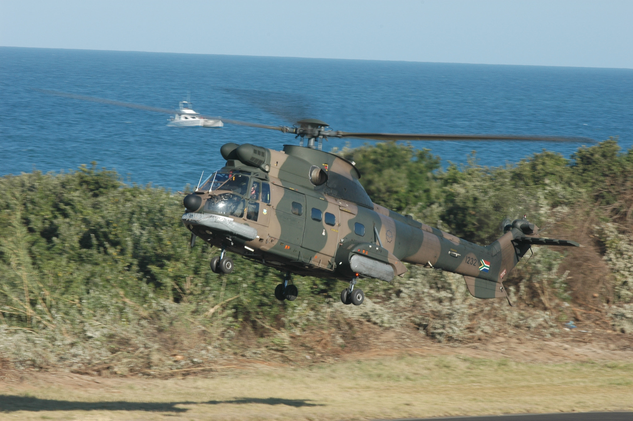 Nikon D70 sample photo. Landing photography