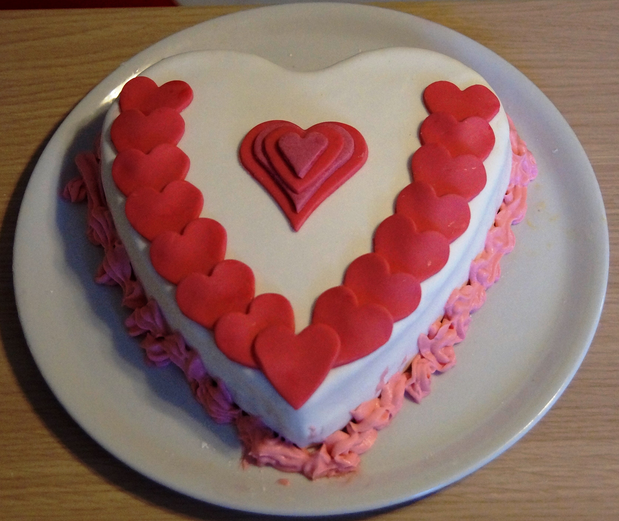 Sony SLT-A58 sample photo. S valentine cake photography