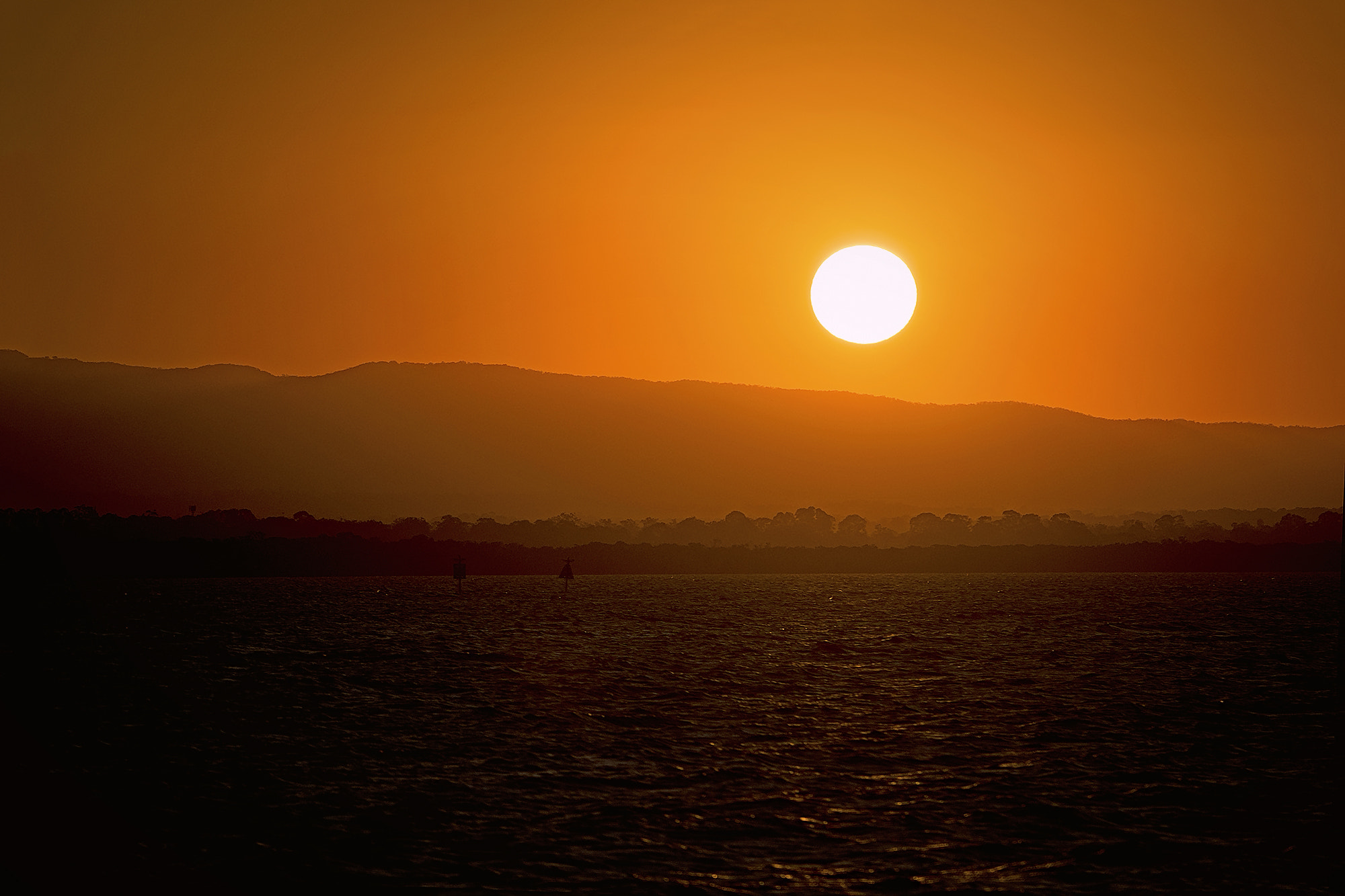 Nikon AF-S Nikkor 70-200mm F4G ED VR sample photo. Sunset in moreton bay photography