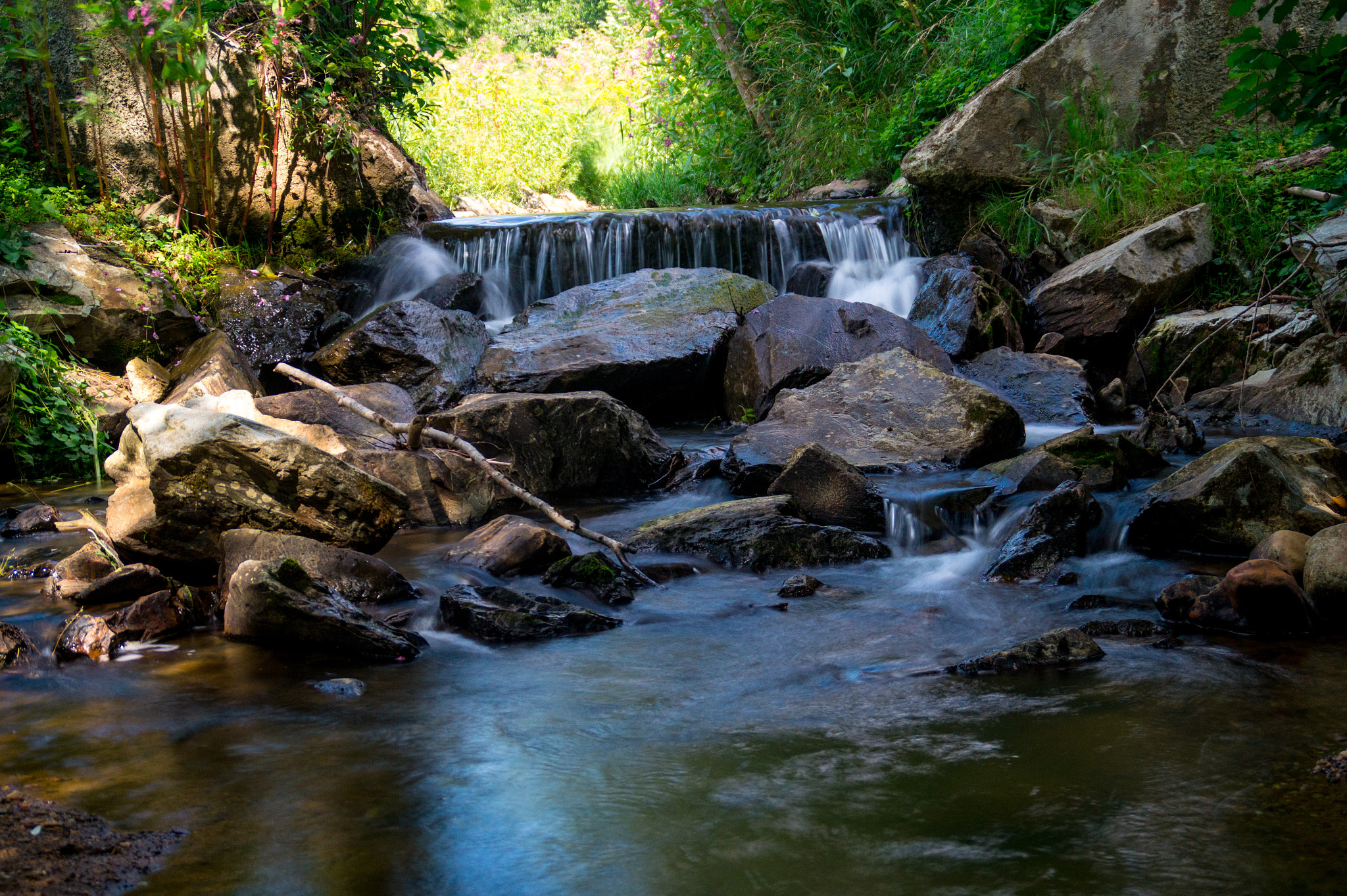 Sony DT 18-200mm F3.5-6.3 sample photo. Little waterfall photography