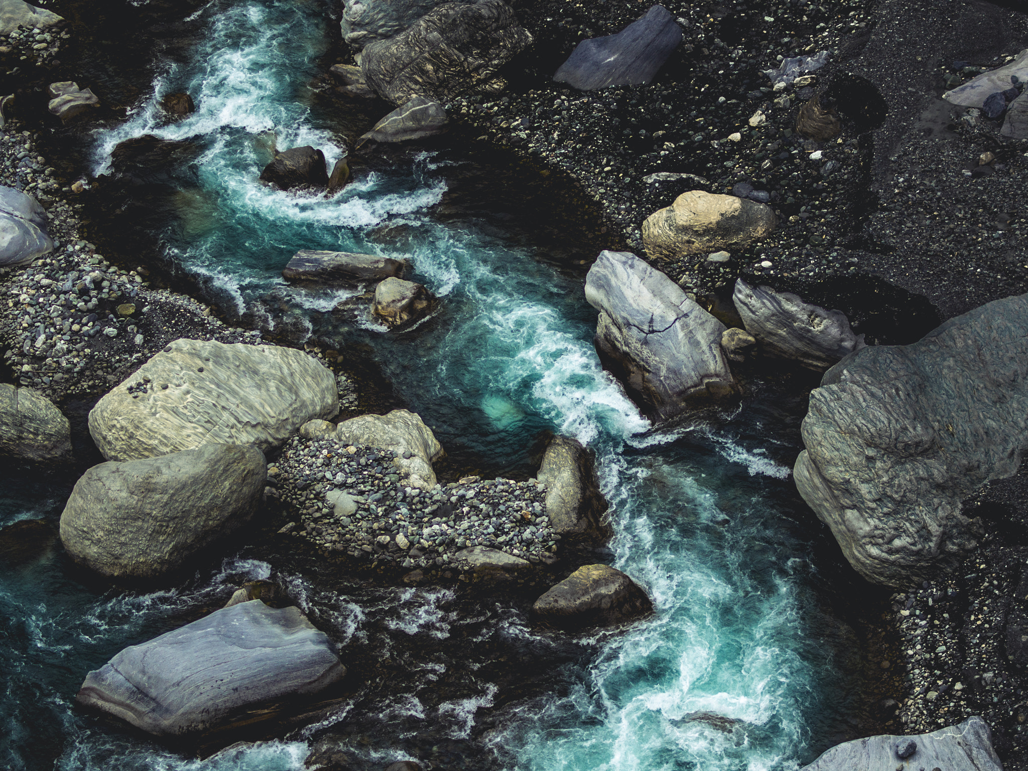 Olympus OM-D E-M5 + OLYMPUS 50mm Lens sample photo. Between a rock and hard place #2 photography