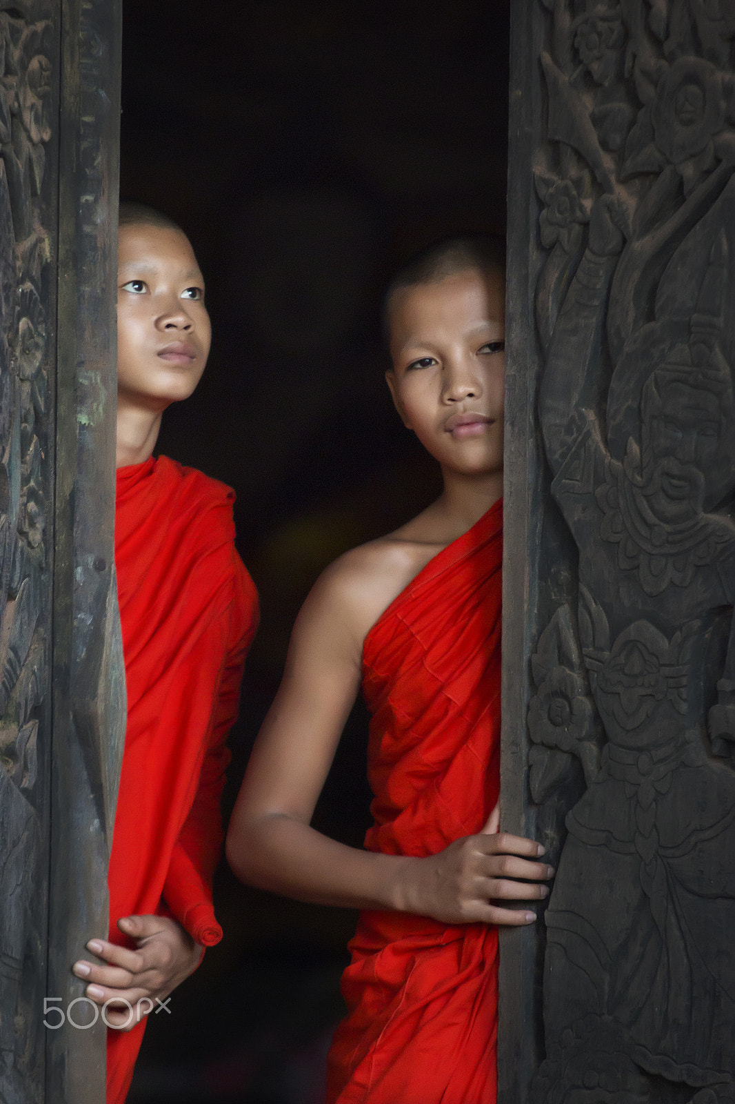 Canon EOS 70D + Sigma 70-200mm F2.8 EX DG OS HSM sample photo. Young novice monk. photography